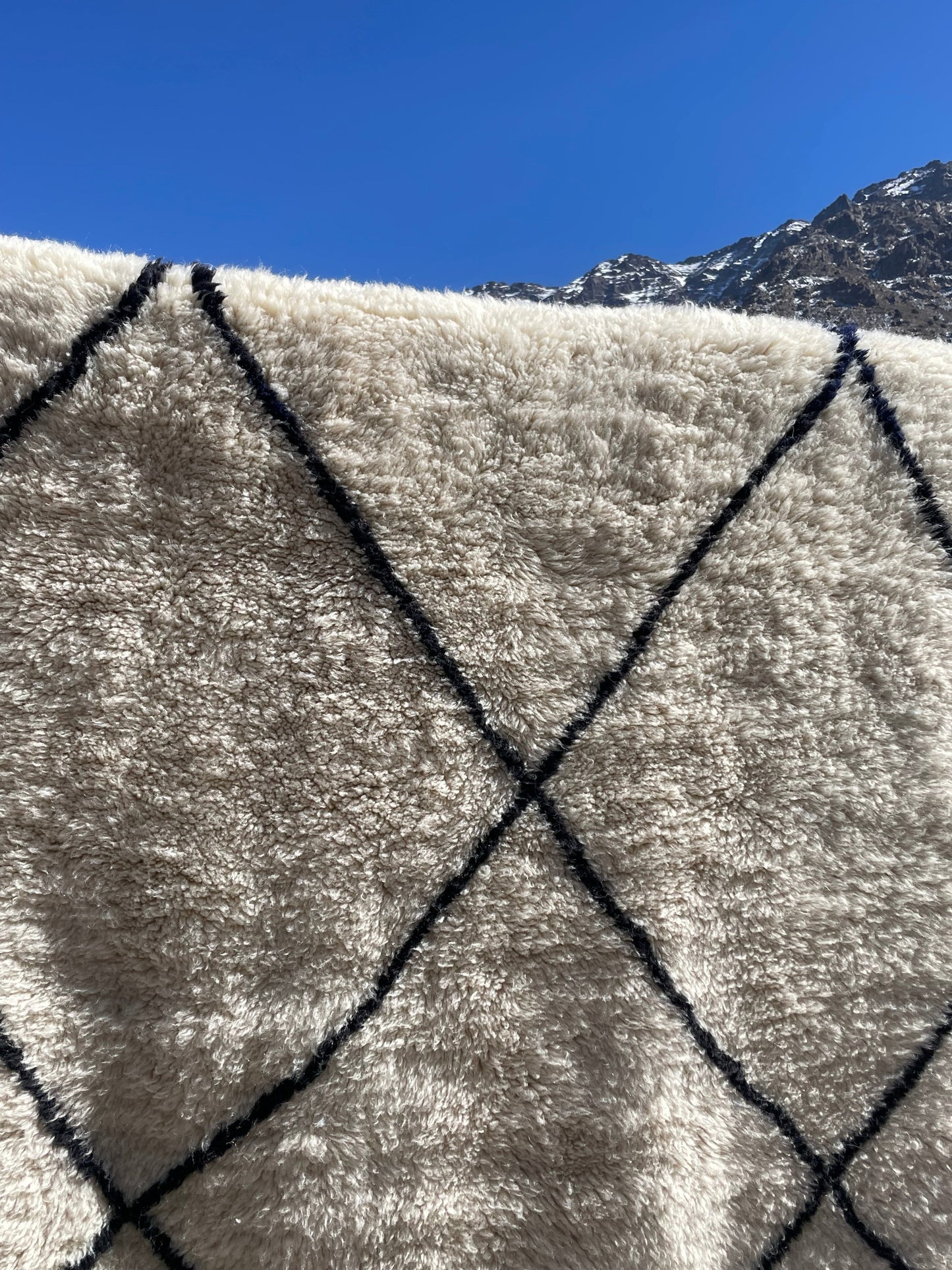 Beni N1 Authentic Moroccan rug, Berber carpet, Genuine Wool rug, Handmade rug, Beni ourain style, Area rug, Tapis berbere, Teppich size is 250x150 centimetre