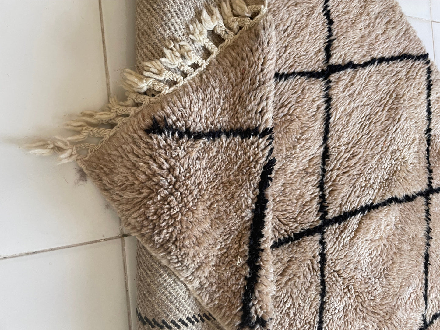Authentic Moroccan Rugs Handmade Berber Moroccan Rugs Large Rugs for Living Rooms Modern Moroccan Rug Designs size is 150x100 cm