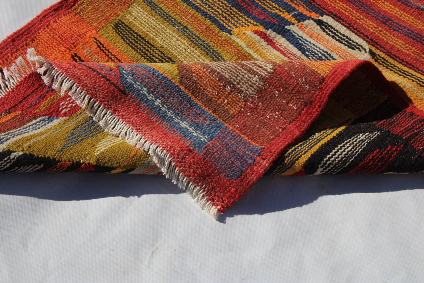 Authentic Moroccan Berber Kilim Rug Picasso Taznakht T63. Handmade tribal rug, expertly woven with traditional craftsmanship 100x050 cm