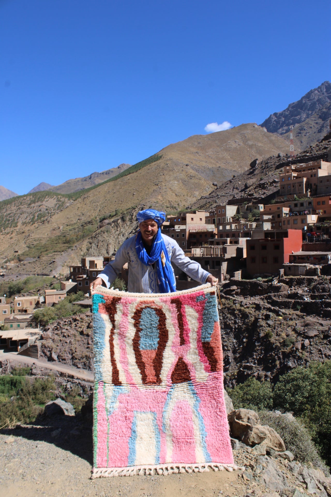 Moroccan Azilal Rug 150x100 cm (5x3 ft) – Handwoven Wool Berber Carpet