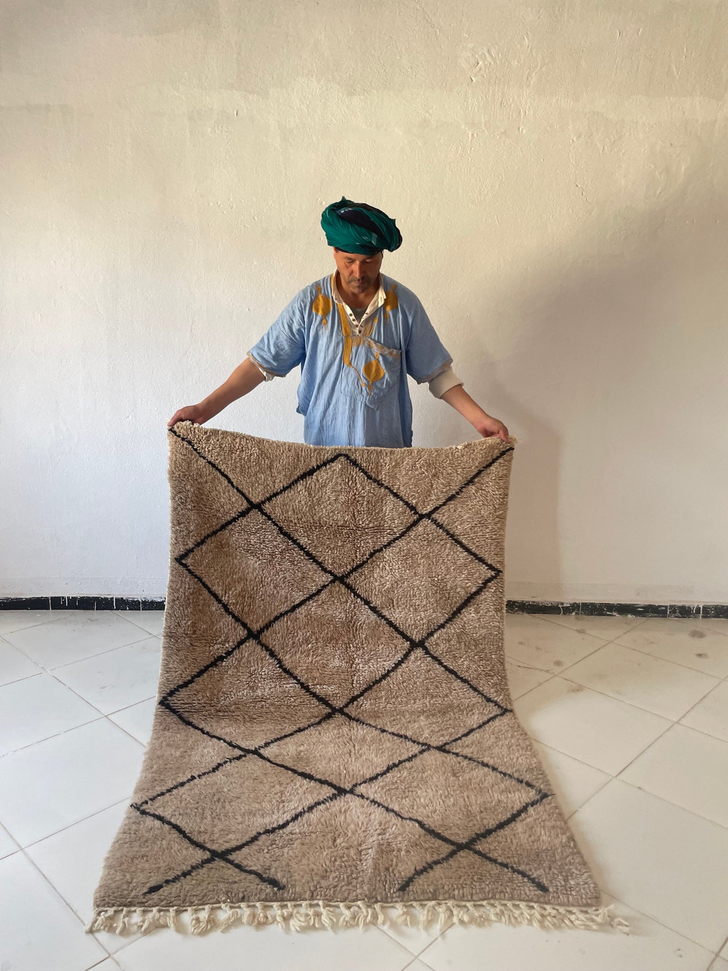 Authentic Moroccan Rugs Handmade Berber Moroccan Rugs Large Rugs for Living Rooms Modern Moroccan Rug Designs size is 150x100 cm