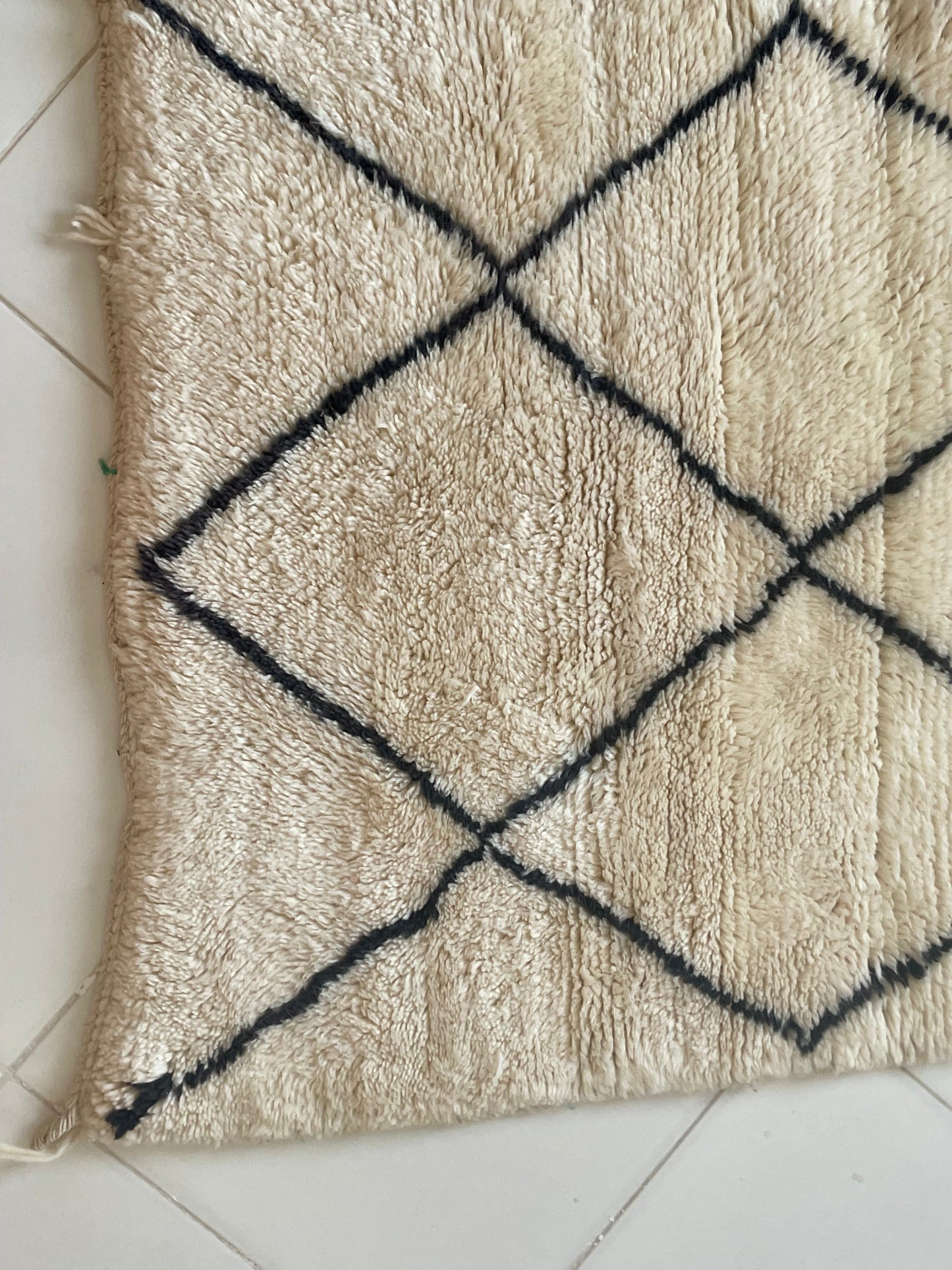 Authentic Moroccan Rugs Handmade Berber Moroccan Rugs Large Rugs for Living Rooms Modern Moroccan Rug Designs size is 150x100 cm