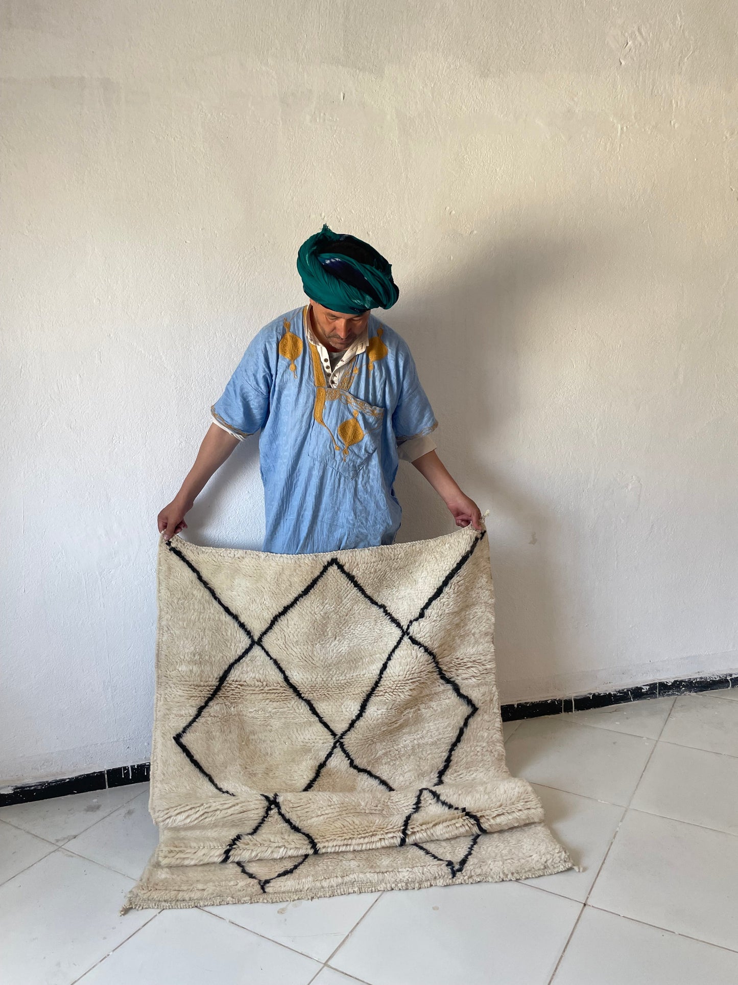 Authentic Moroccan Rugs Handmade Berber Moroccan Rugs Large Rugs for Living Rooms Modern Moroccan Rug Designs size is 150x100 cm