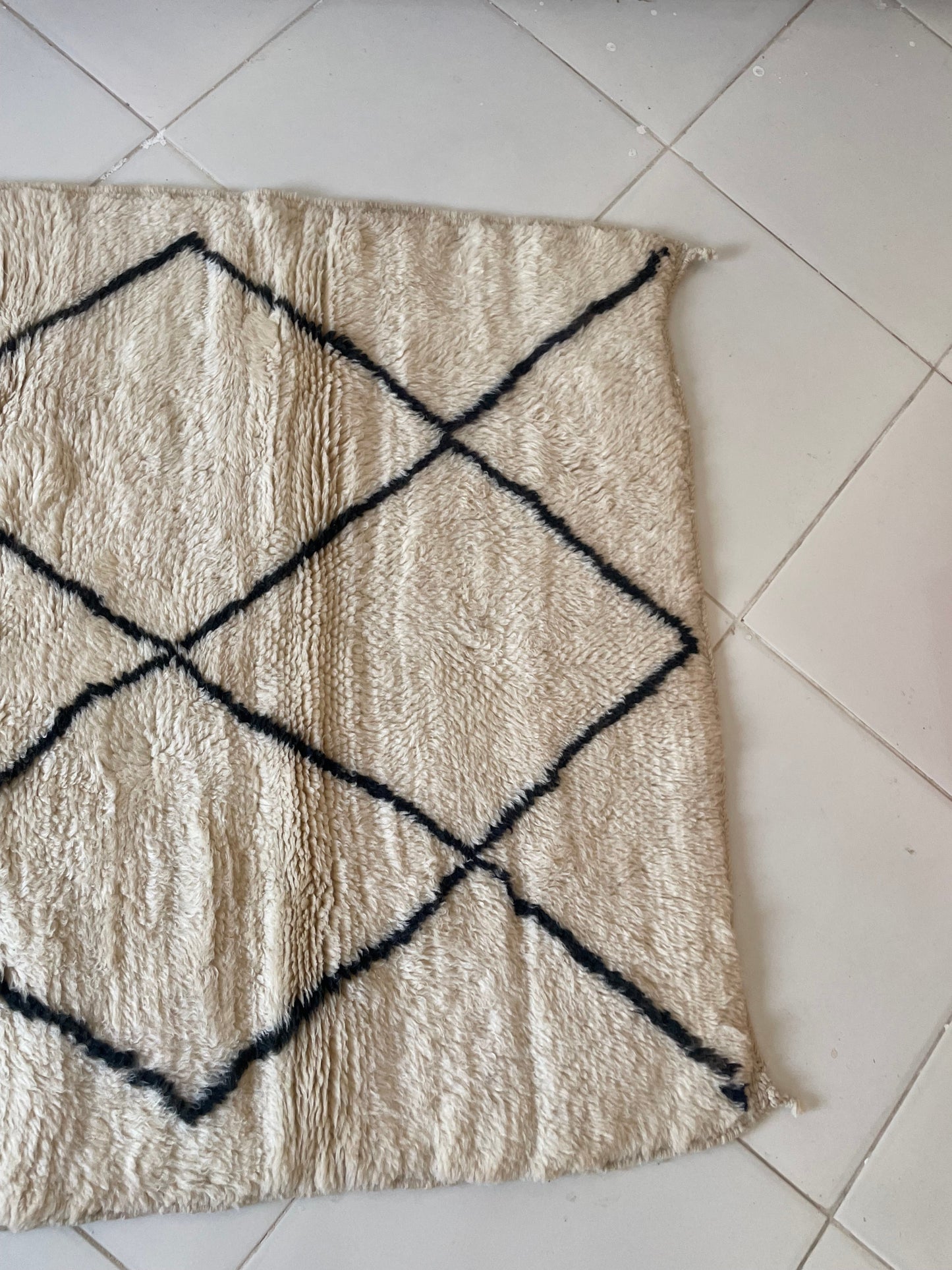 Authentic Moroccan Rugs Handmade Berber Moroccan Rugs Large Rugs for Living Rooms Modern Moroccan Rug Designs size is 150x100 cm