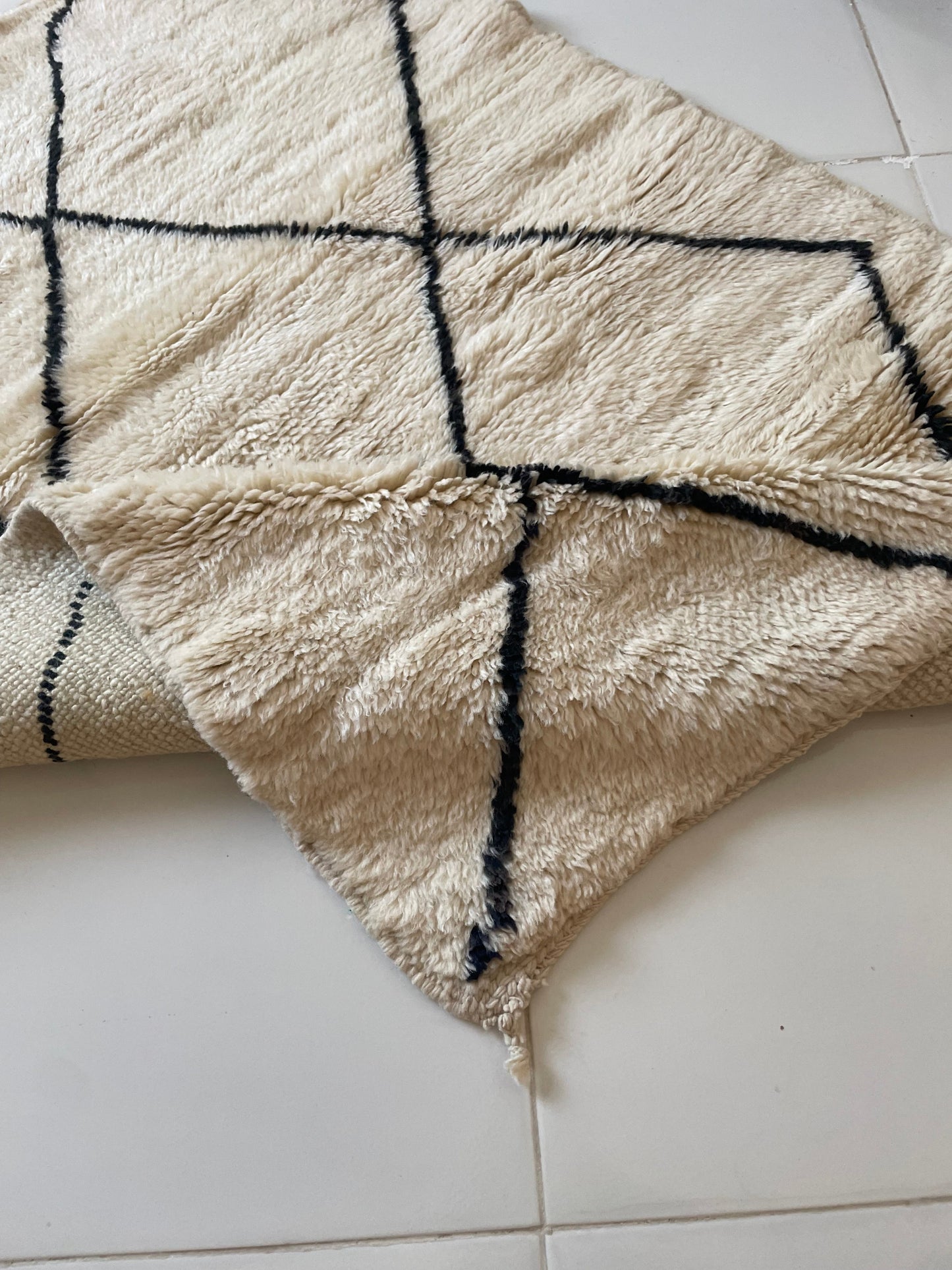 Authentic Moroccan Rugs Handmade Berber Moroccan Rugs Large Rugs for Living Rooms Modern Moroccan Rug Designs size is 150x100 cm