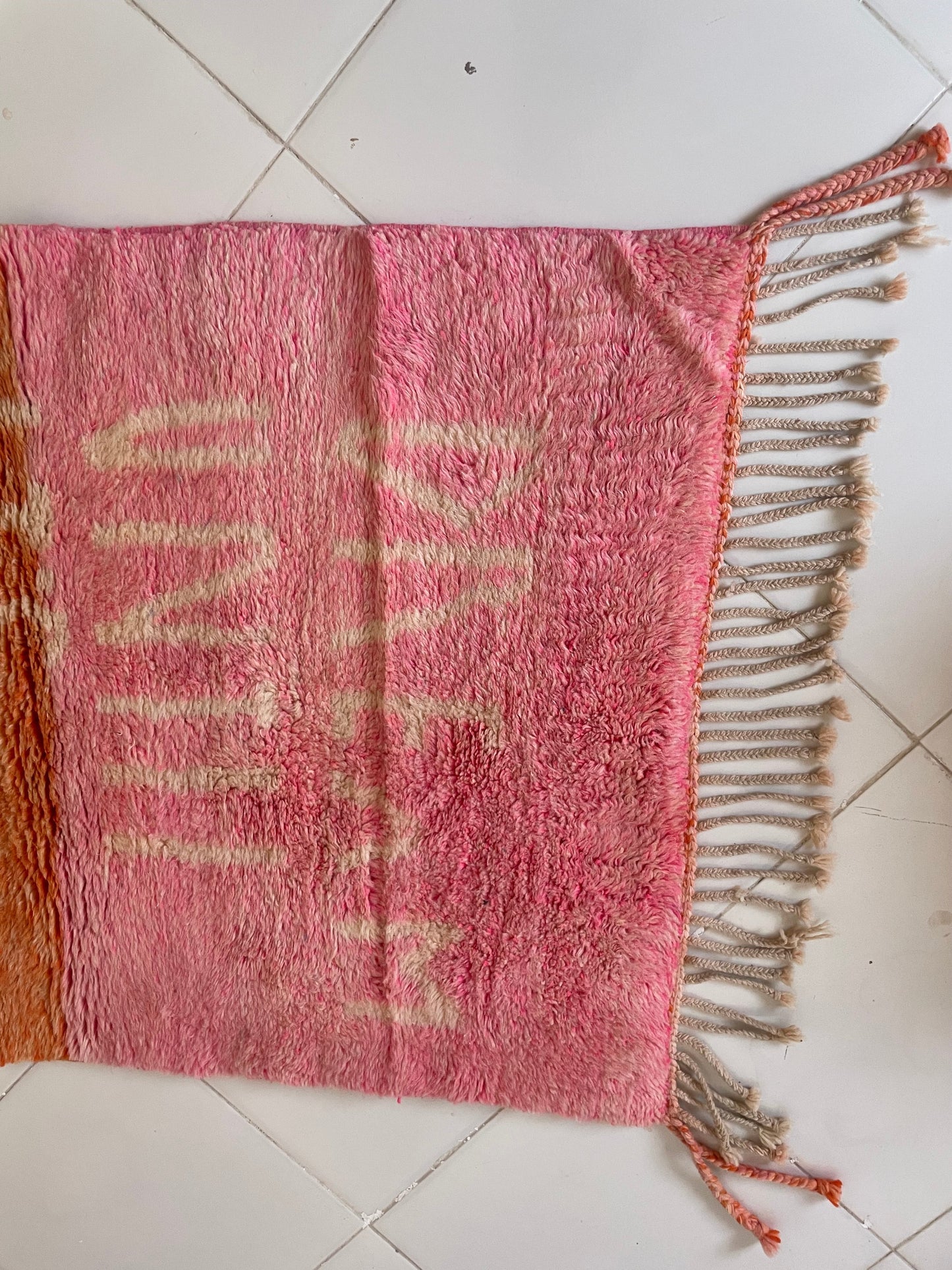 Authentic Moroccan Rugs Handmade Berber Moroccan Rugs Large Rugs for Living Rooms Modern Moroccan Rug Designs size is 150x100 cm