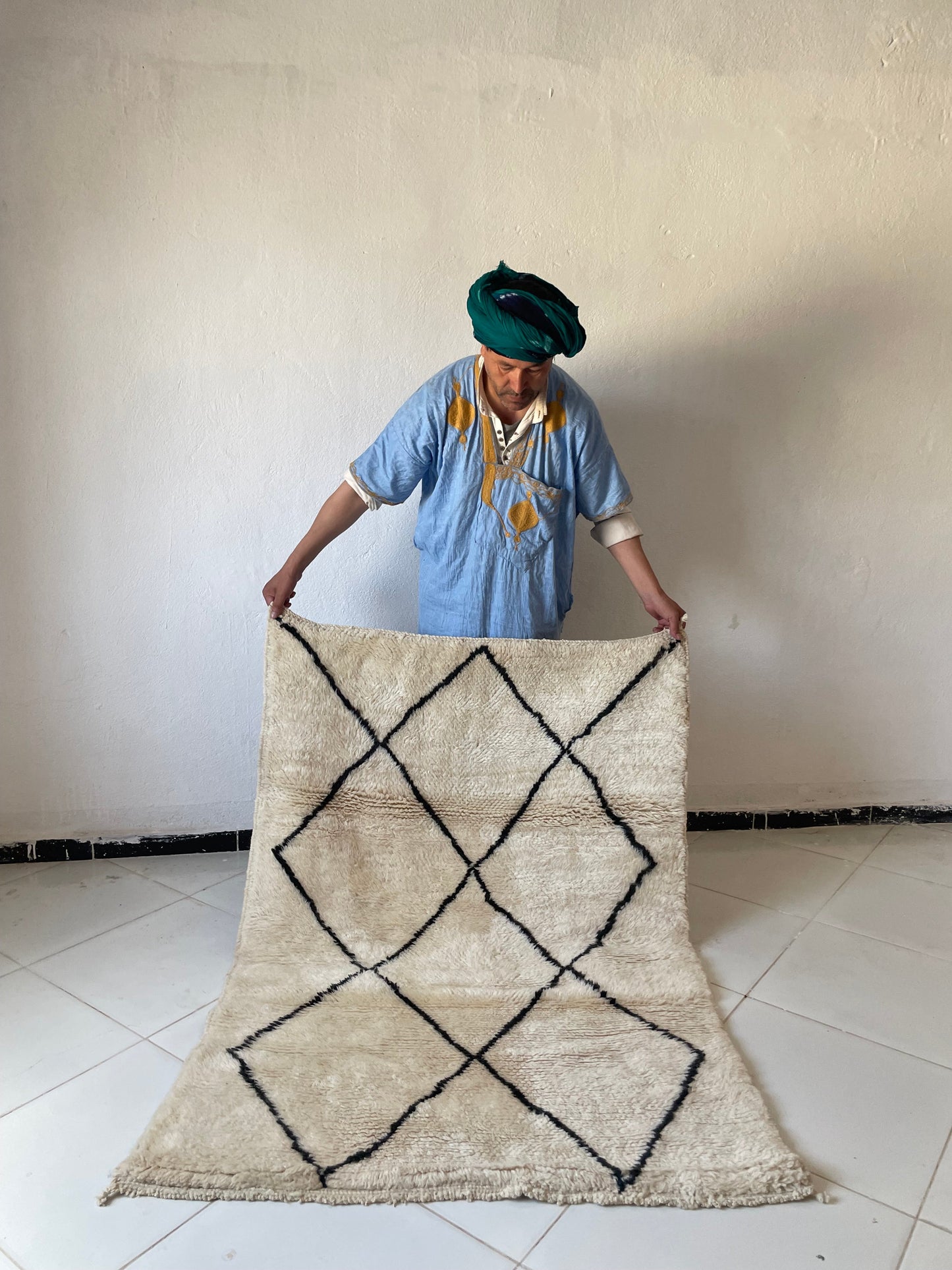 Authentic Moroccan Rugs Handmade Berber Moroccan Rugs Large Rugs for Living Rooms Modern Moroccan Rug Designs size is 150x100 cm