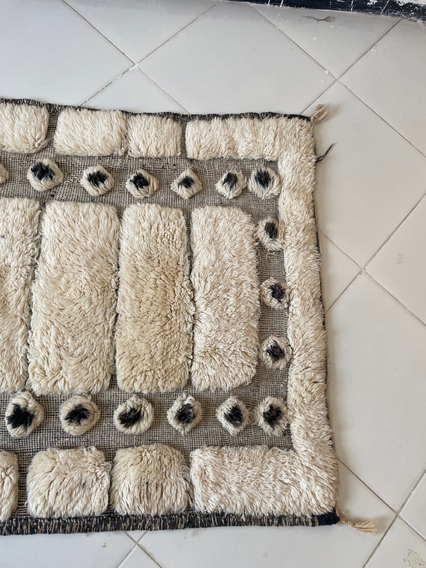 Authentic Moroccan Rugs Handmade Berber Moroccan Rugs Large Rugs for Living Rooms Modern Moroccan Rug Designs size is 150x100 cm