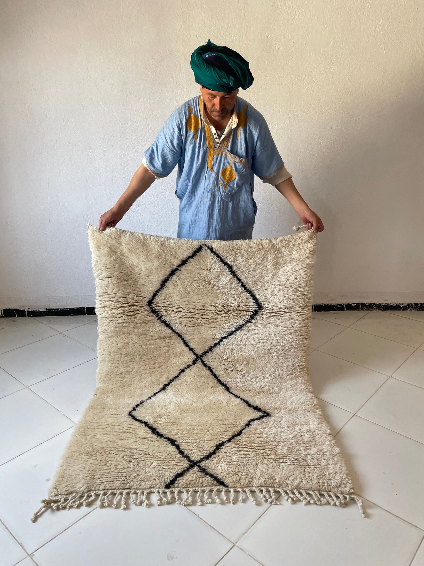 Authentic Moroccan Rugs Handmade Berber Moroccan Rugs Large Rugs for Living Rooms Modern Moroccan Rug Designs size is 150x100 cm