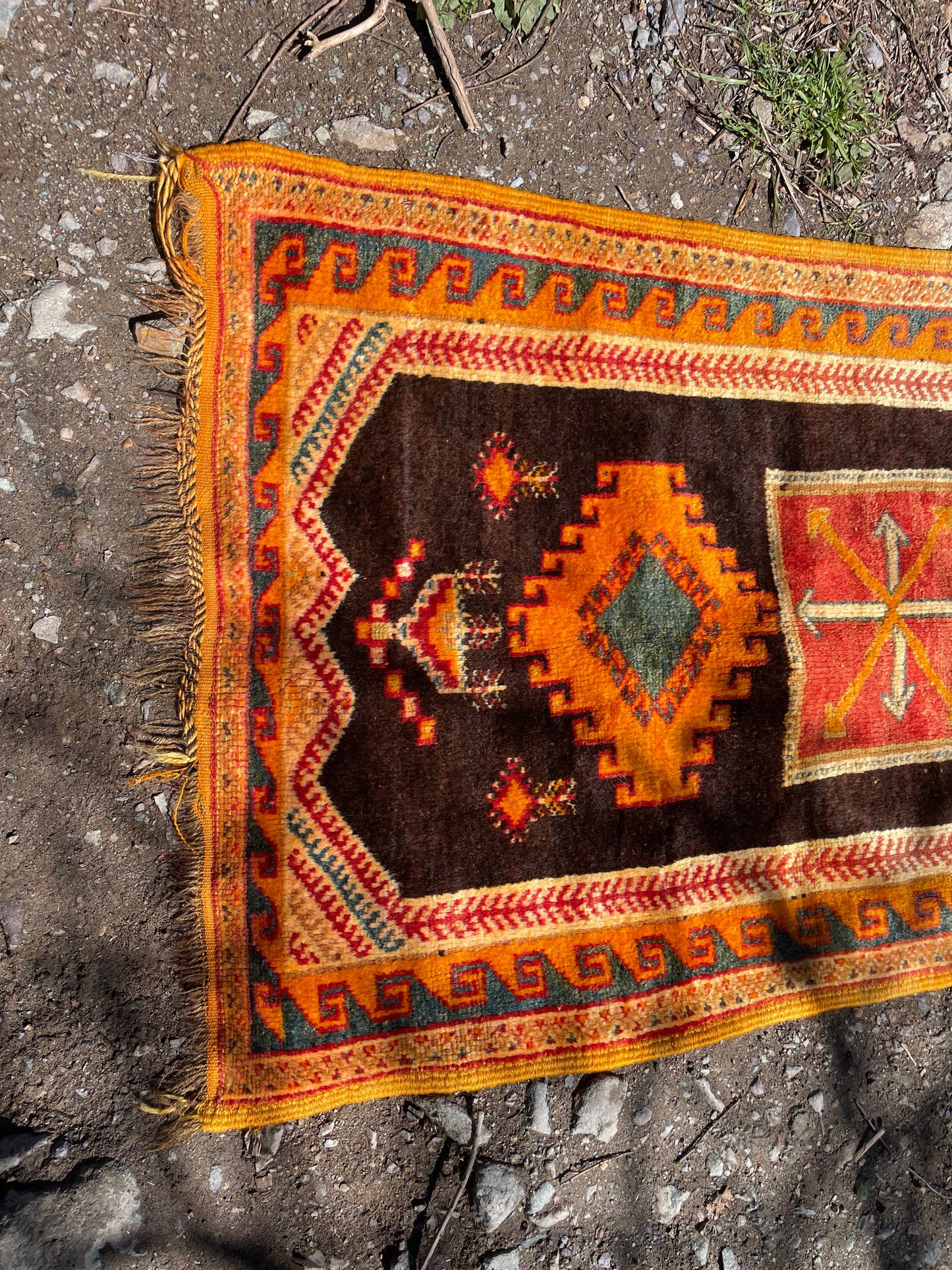 Morocco rugs, vintage handmade wool, this rug online, for sell, Available to ship, 100% wool, Size is 190x100 cm