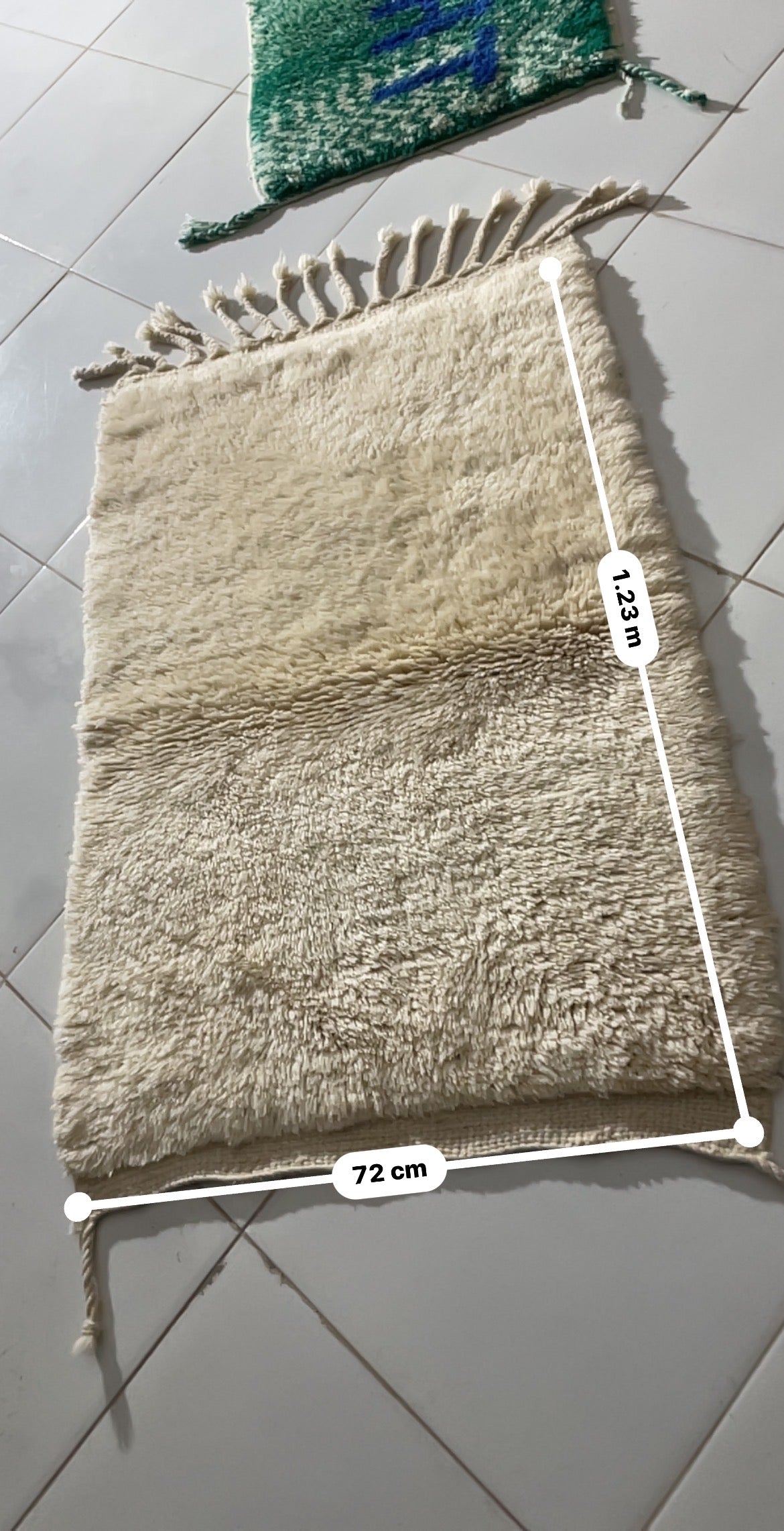 Authentic Beni Imlil Moroccan Rug – Thick Wool Ivory Carpet – Handmade in Atlas Mountains size 120x70 cm