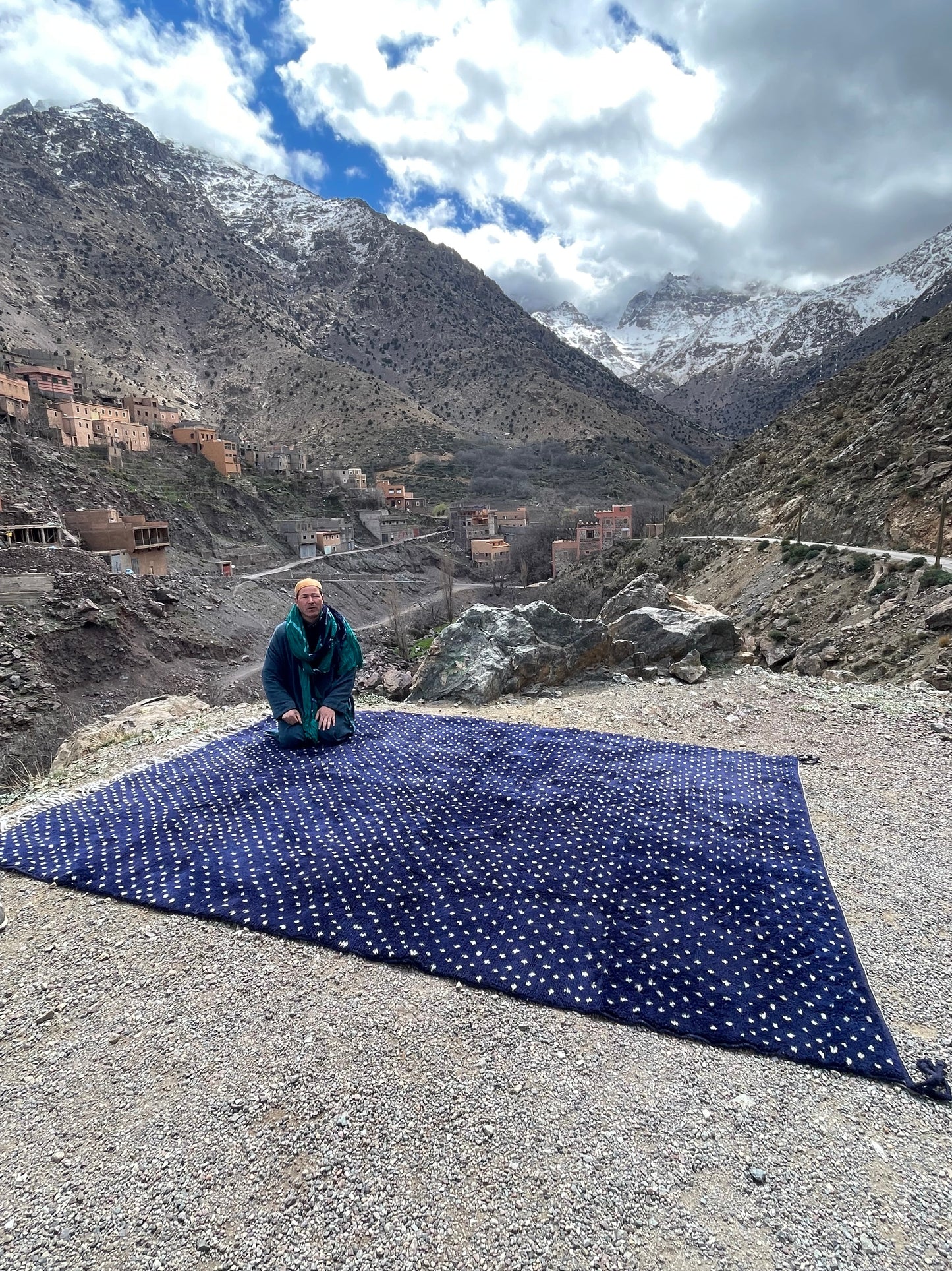 Handmade Beni Ourain Rug – Minimalist & Boho Chic Vintage Beni Ourain Rug – available to ship size is 11x8 feet