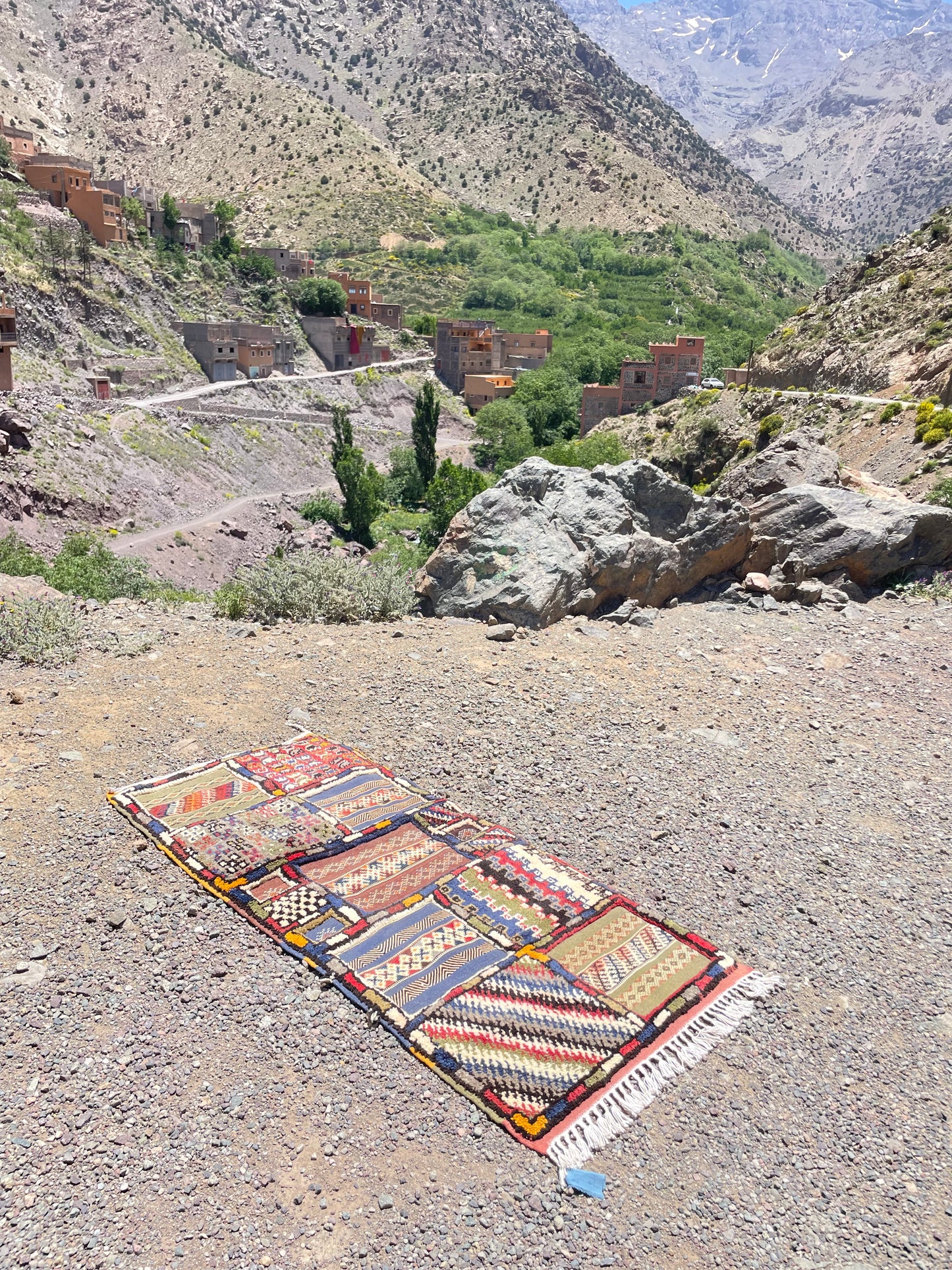 Authentic Glaoui Moroccan Rug – Handwoven Wool Tribal Carpet | Berber Kilim, Tufted & Embroidered