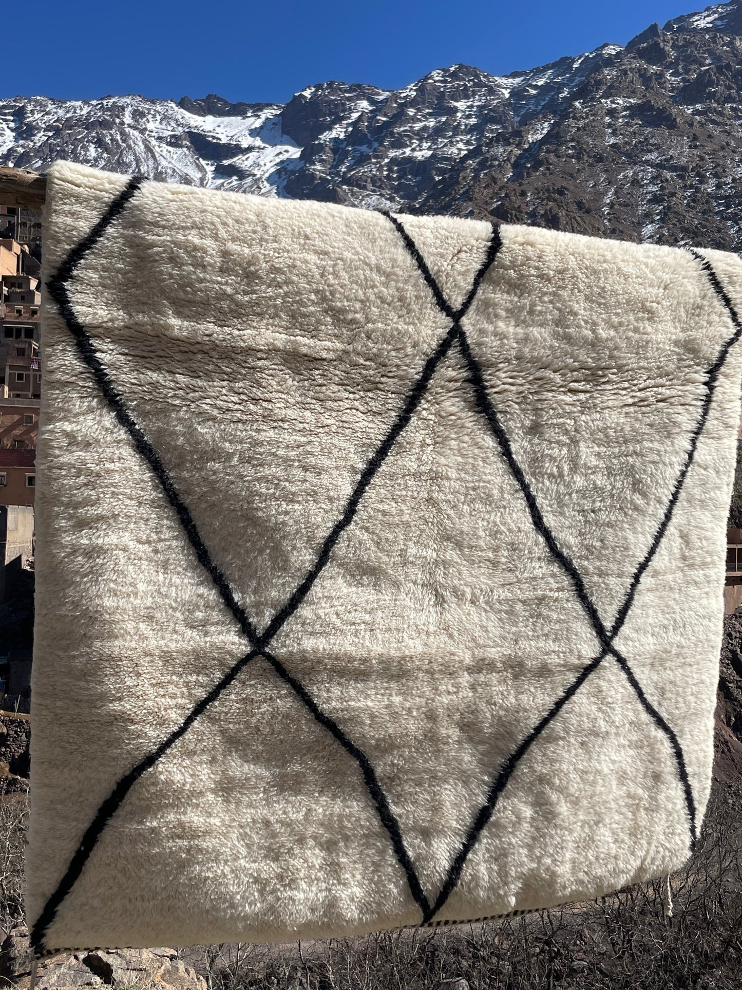 Beni N1 Authentic Moroccan rug, Berber carpet, Genuine Wool rug, Handmade rug, Beni ourain style, Area rug, Tapis berbere, Teppich size is 250x150 centimetre