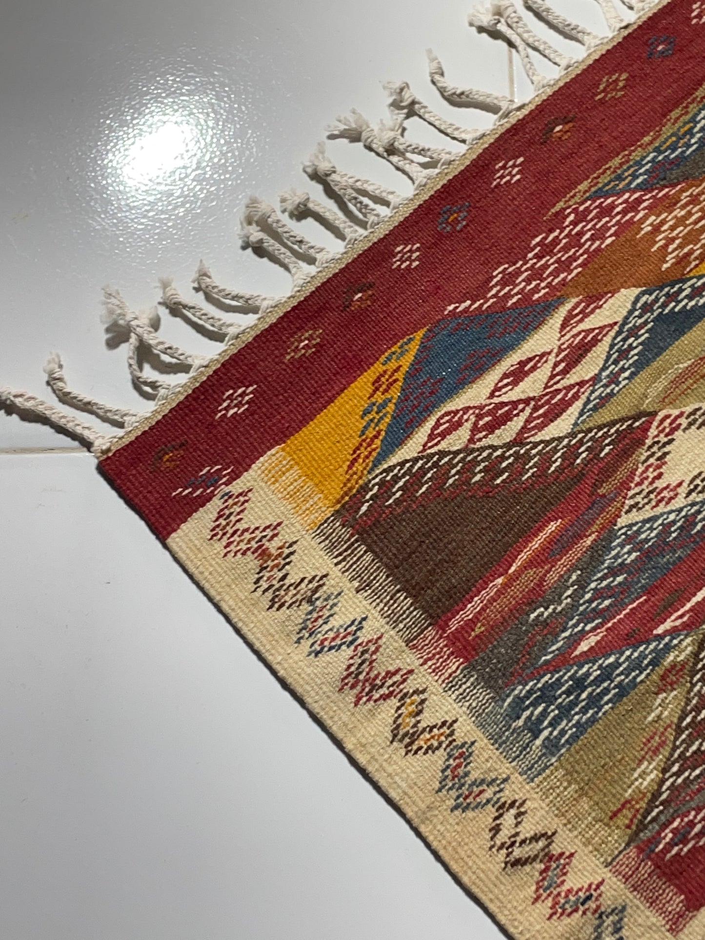 Picasso-Inspired Wool Carpet – 100x100 cm (3.3x3.3 ft), Abstract Design with Braided Fringe