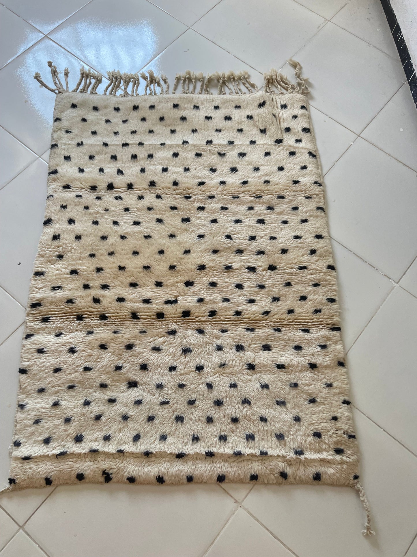 Authentic Moroccan Rugs Handmade Berber Moroccan Rugs Large Rugs for Living Rooms Modern Moroccan Rug Designs size is 150x100 cm