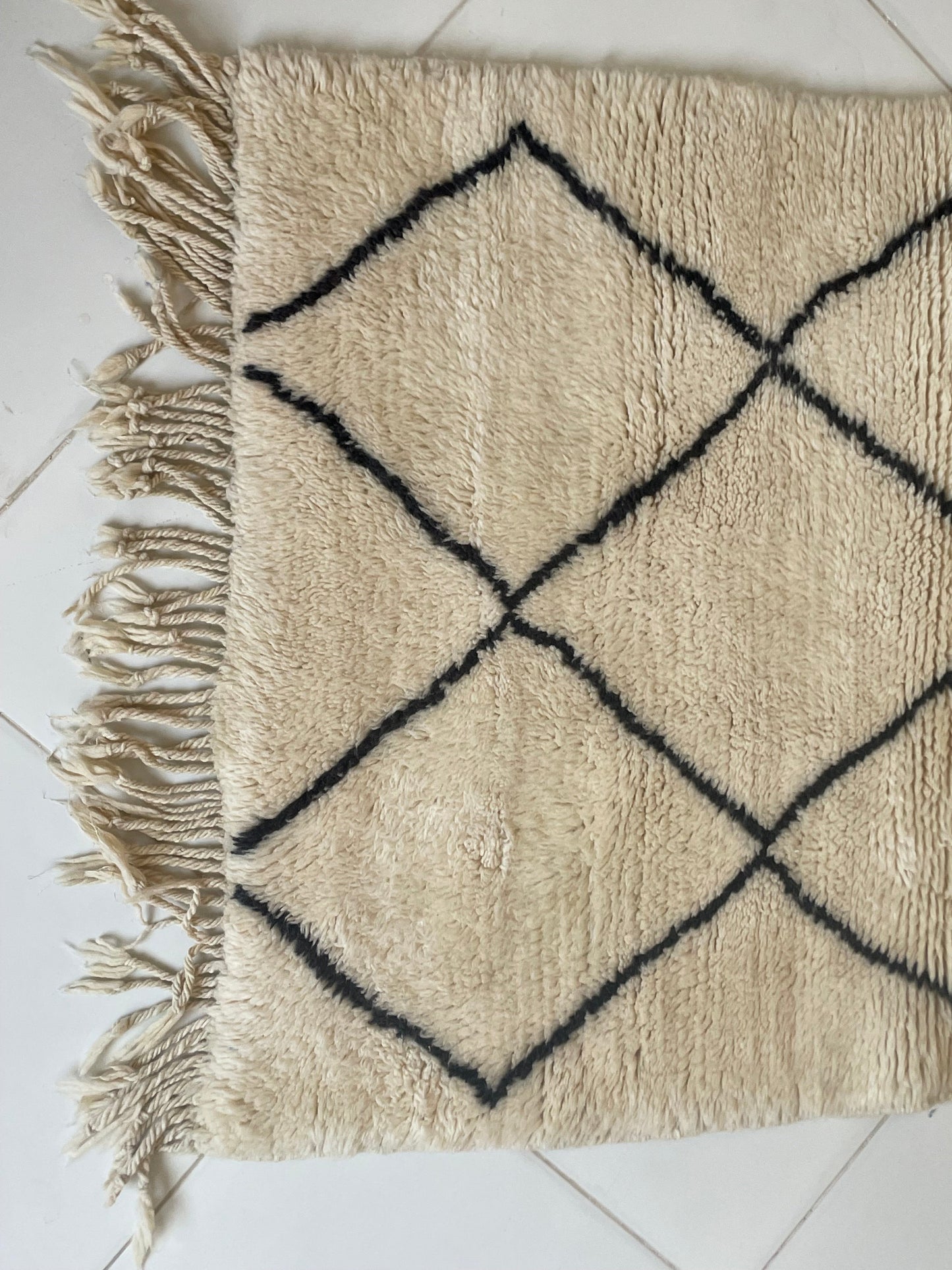 Authentic Moroccan Rugs Handmade Berber Moroccan Rugs Large Rugs for Living Rooms Modern Moroccan Rug Designs size is 150x100 cm