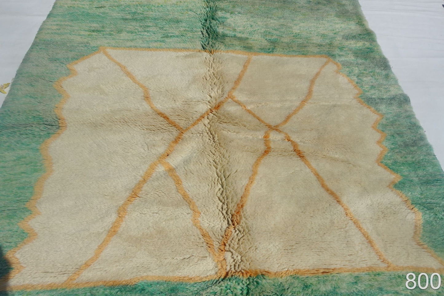 Ben ourain carpet quality number 1. Of Beni carpet’s handmade in Imlil