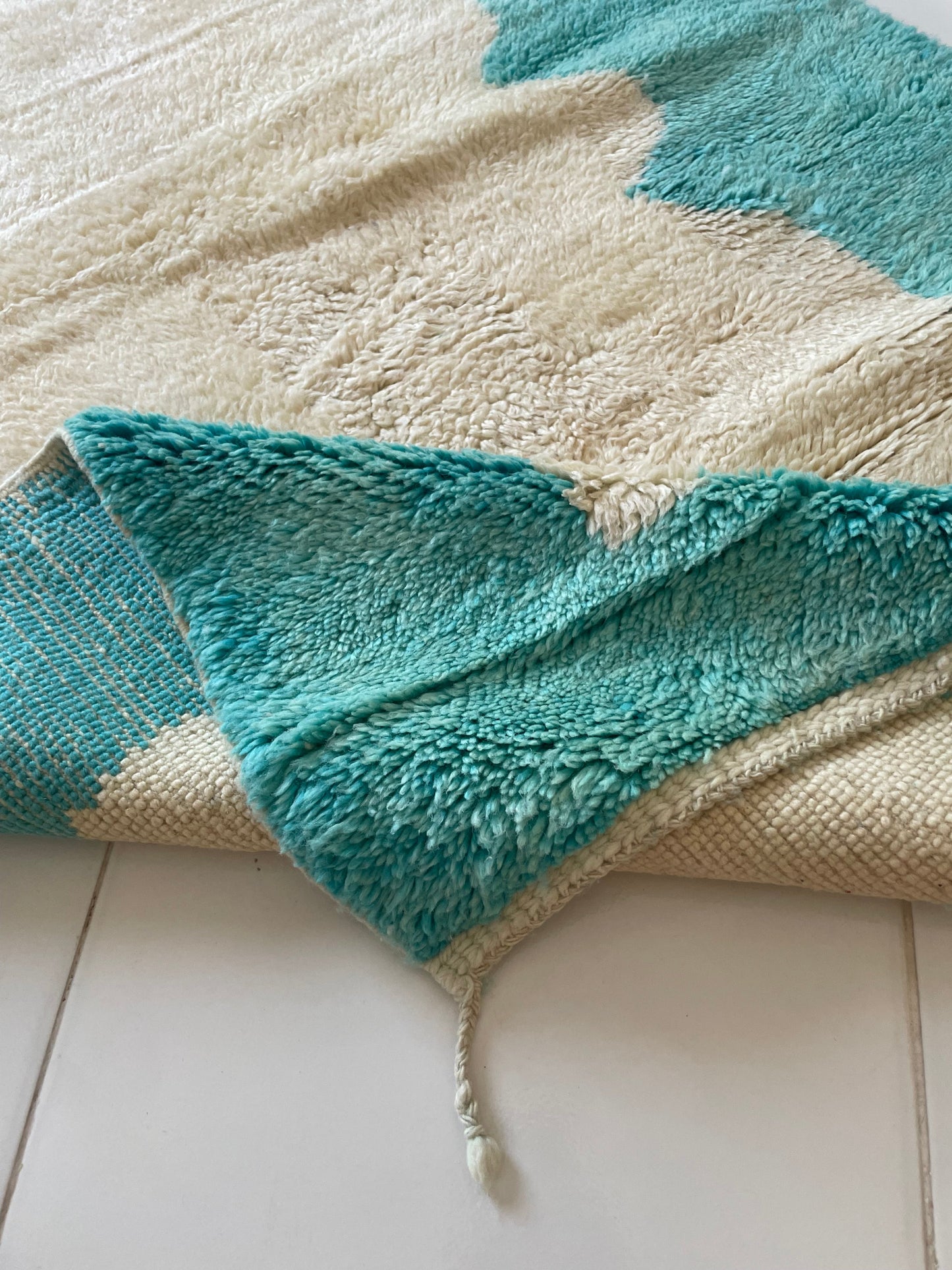Authentic Moroccan Rugs Handmade Berber Moroccan Rugs Large Rugs for Living Rooms Modern Moroccan Rug Designs size is 150x100 cm