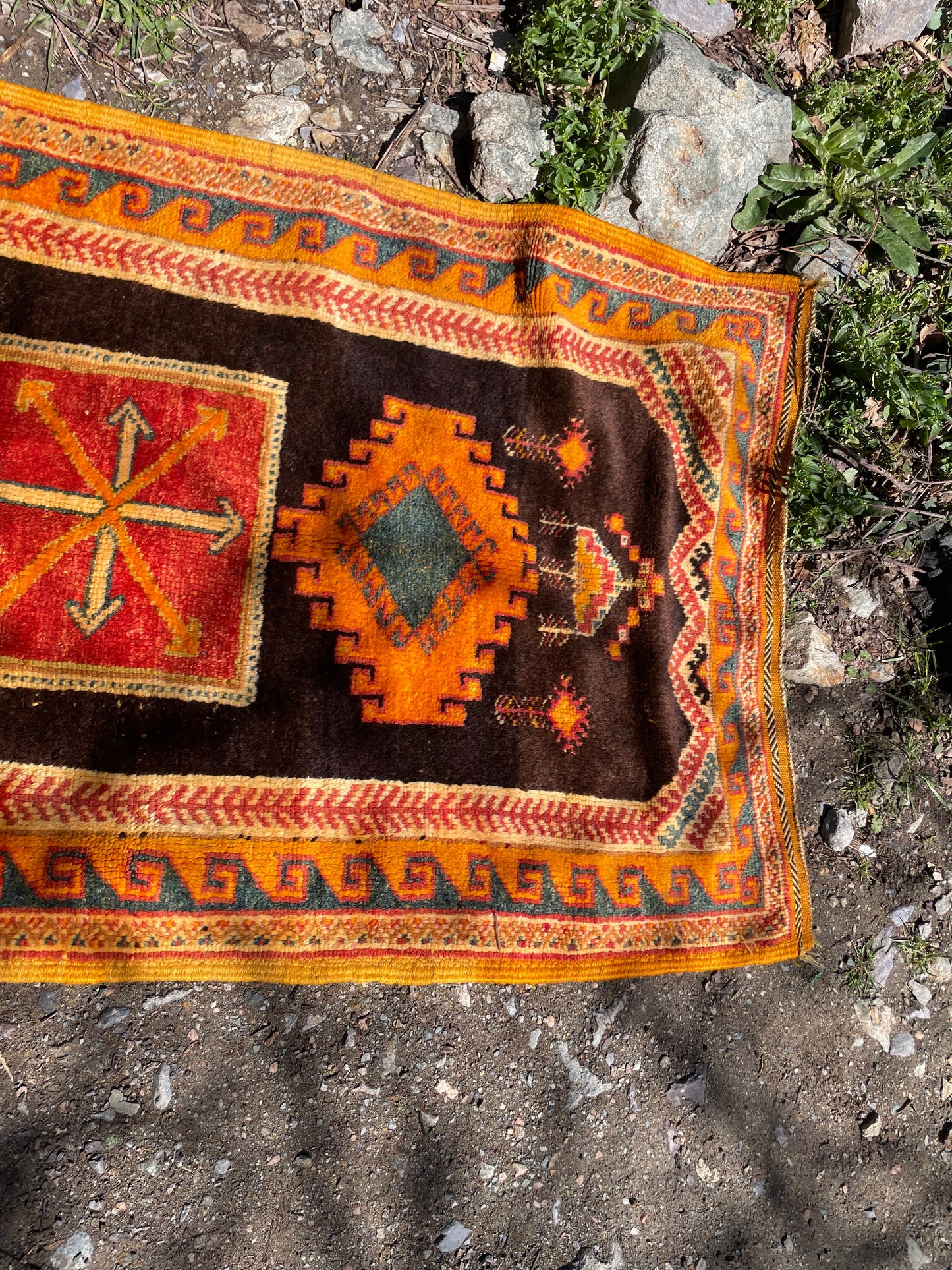 Morocco rugs, vintage handmade wool, this rug online, for sell, Available to ship, 100% wool, Size is 190x100 cm