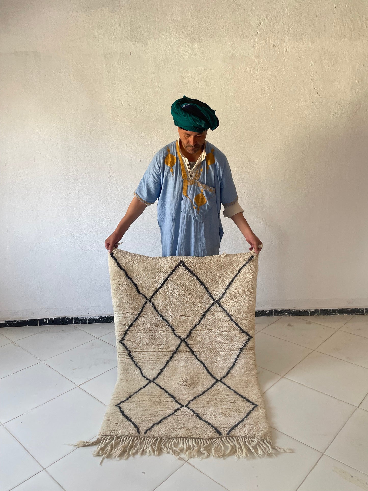 Authentic Moroccan Rugs Handmade Berber Moroccan Rugs Large Rugs for Living Rooms Modern Moroccan Rug Designs size is 150x100 cm