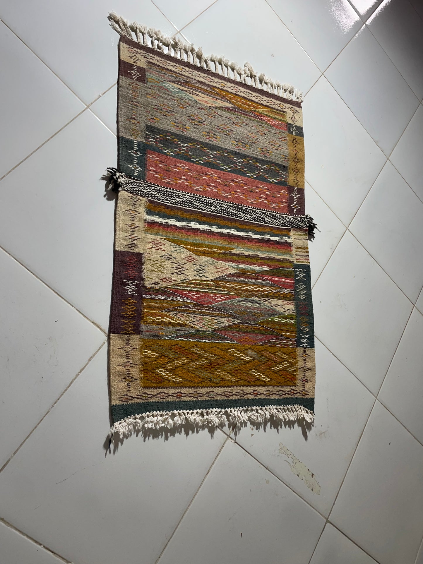 Handwoven Picasso-Style Wool Rug – 120x70 cm (3.9 x 2.3 ft), Luxury Abstract Decorative Carpet