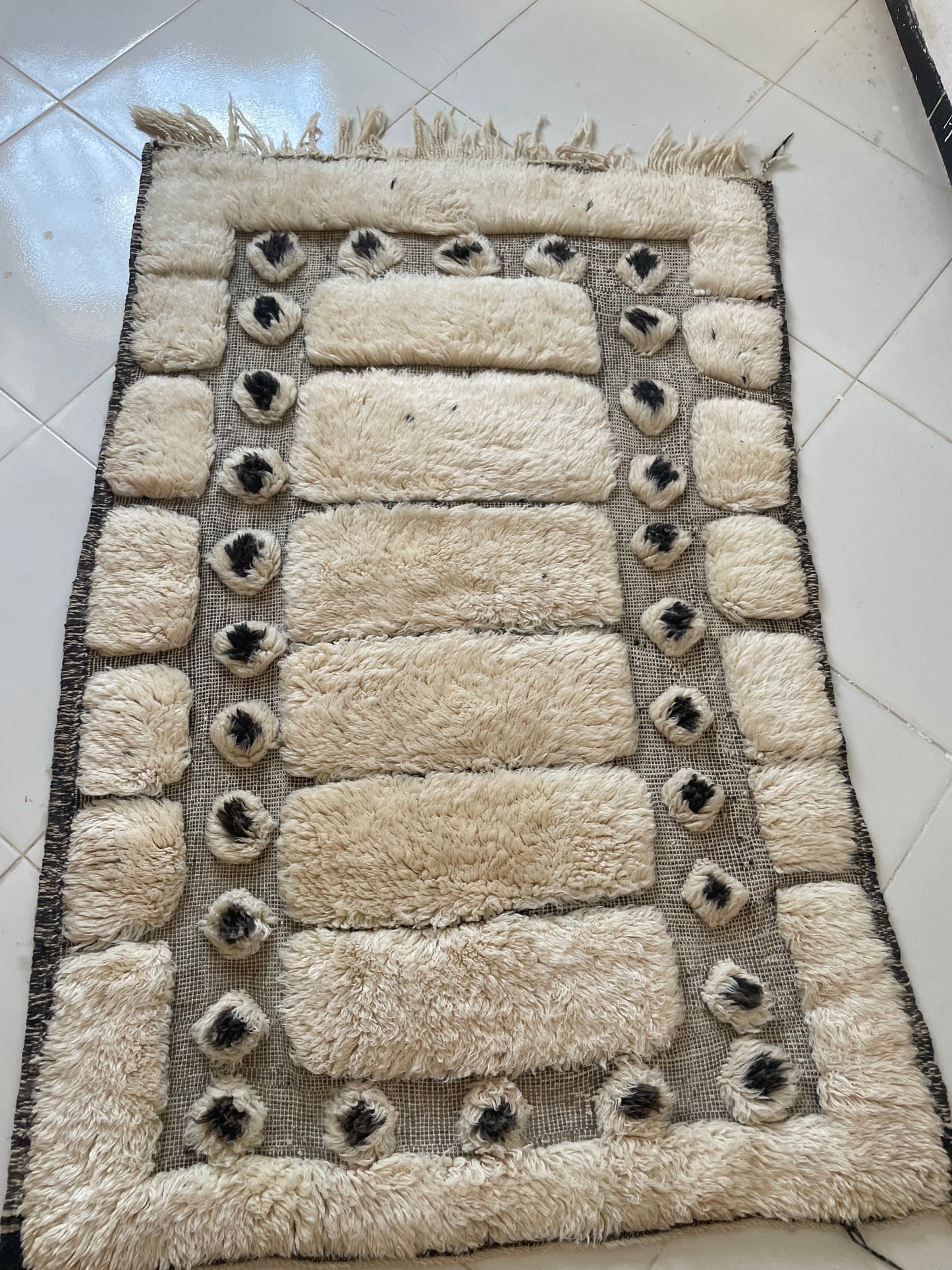 Authentic Moroccan Rugs Handmade Berber Moroccan Rugs Large Rugs for Living Rooms Modern Moroccan Rug Designs size is 150x100 cm