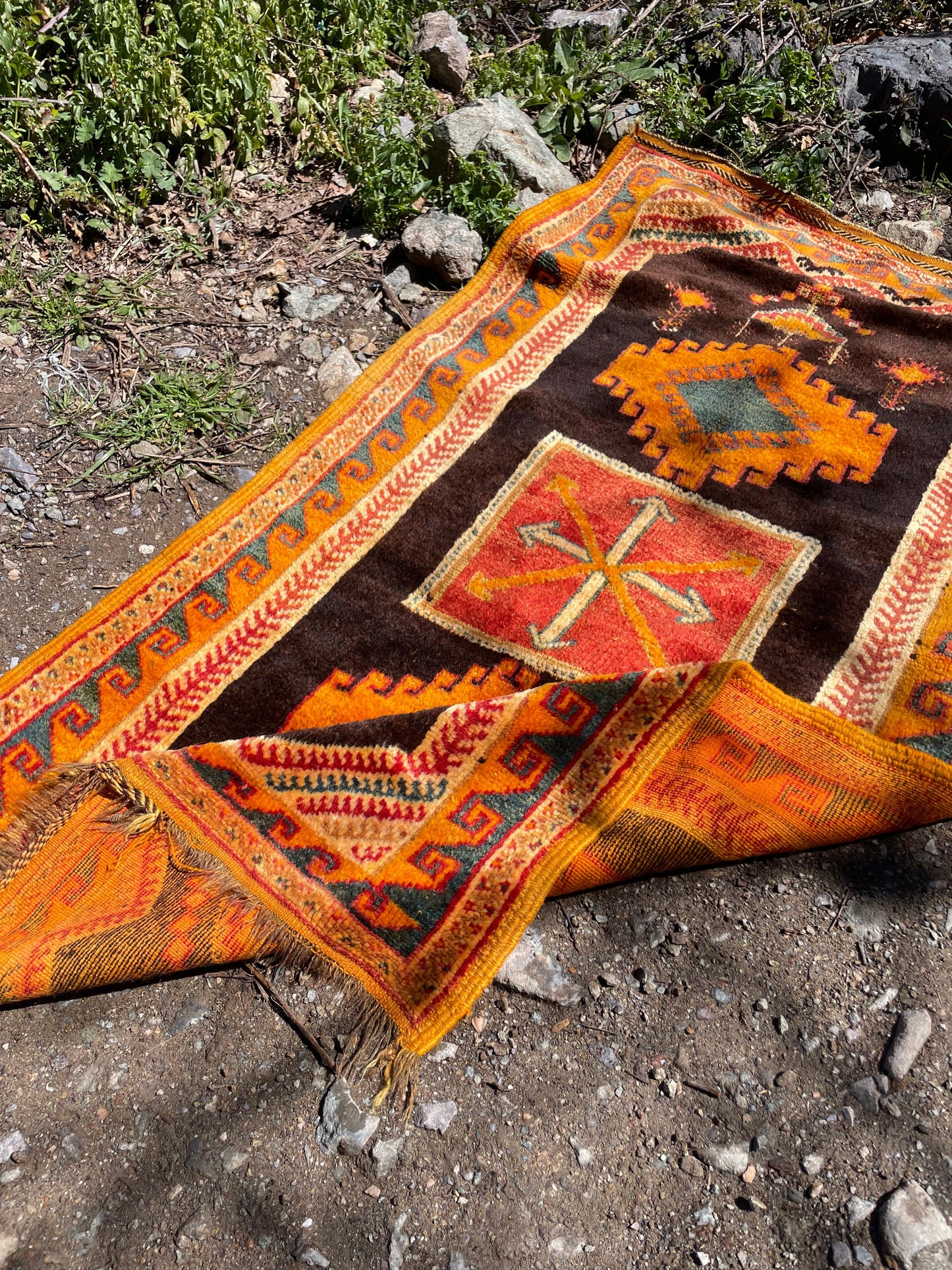 Morocco rugs, vintage handmade wool, this rug online, for sell, Available to ship, 100% wool, Size is 190x100 cm