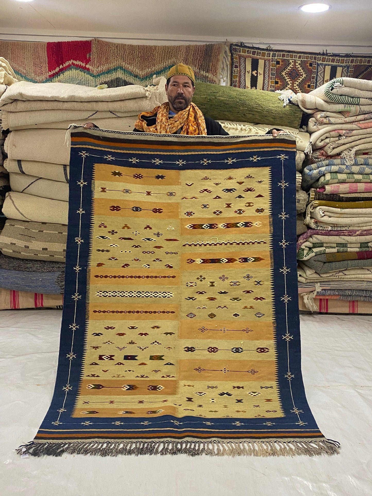 Moroccan carpet Berber rug handmade carpet’s woman’s woven rugs %wool handcrafted. Size 17x120 cm