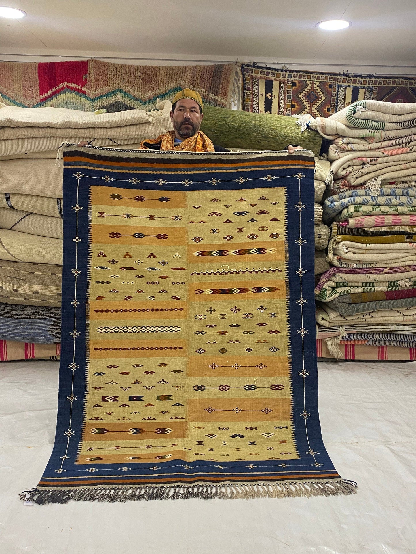 Moroccan carpet Berber rug handmade carpet’s woman’s woven rugs %wool handcrafted. Size 17x120 cm