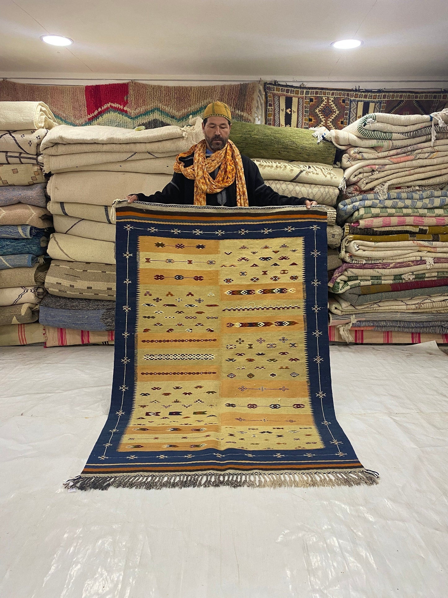 Moroccan carpet Berber rug handmade carpet’s woman’s woven rugs %wool handcrafted. Size 17x120 cm