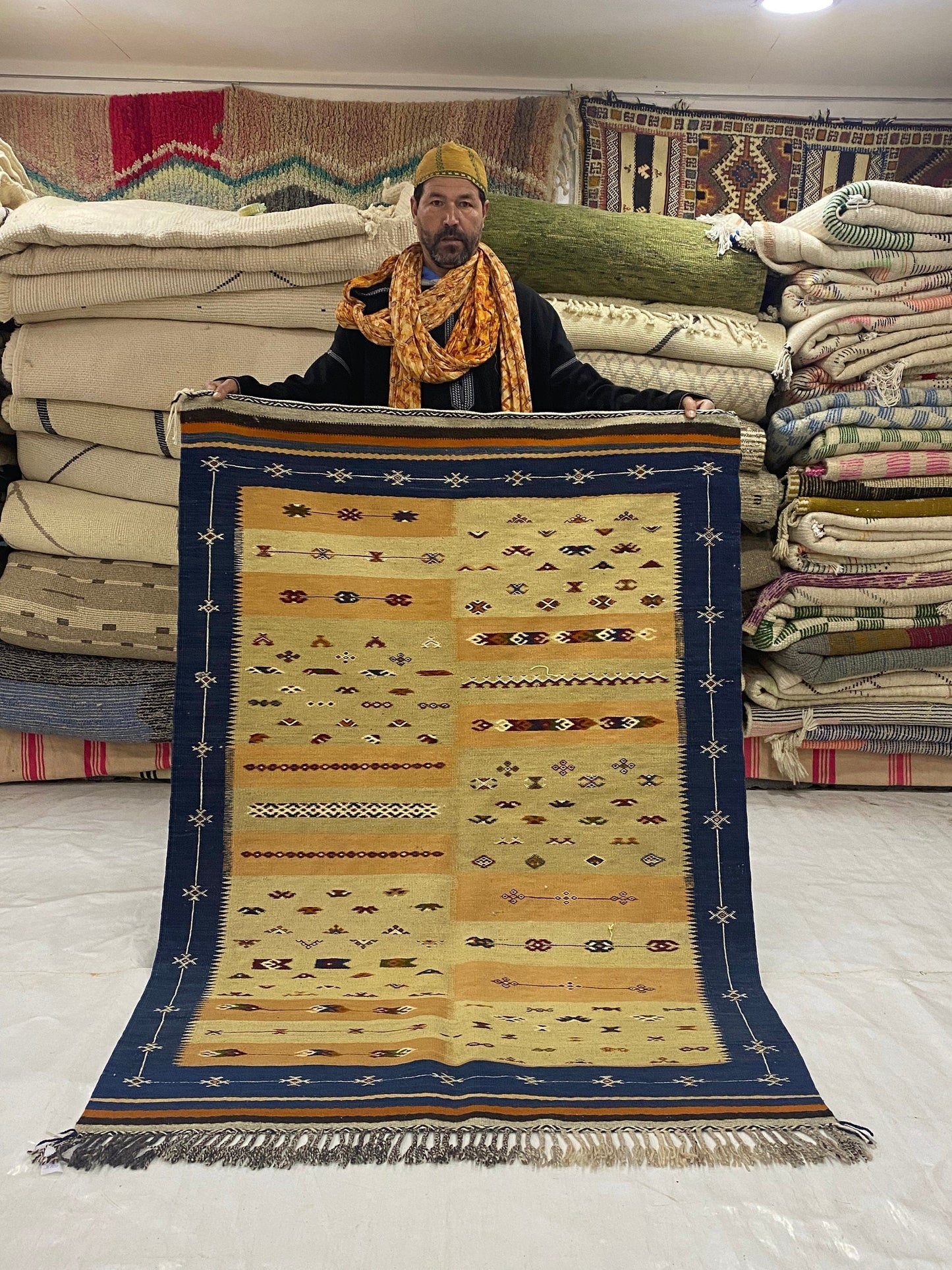 Moroccan carpet Berber rug handmade carpet’s woman’s woven rugs %wool handcrafted. Size 17x120 cm