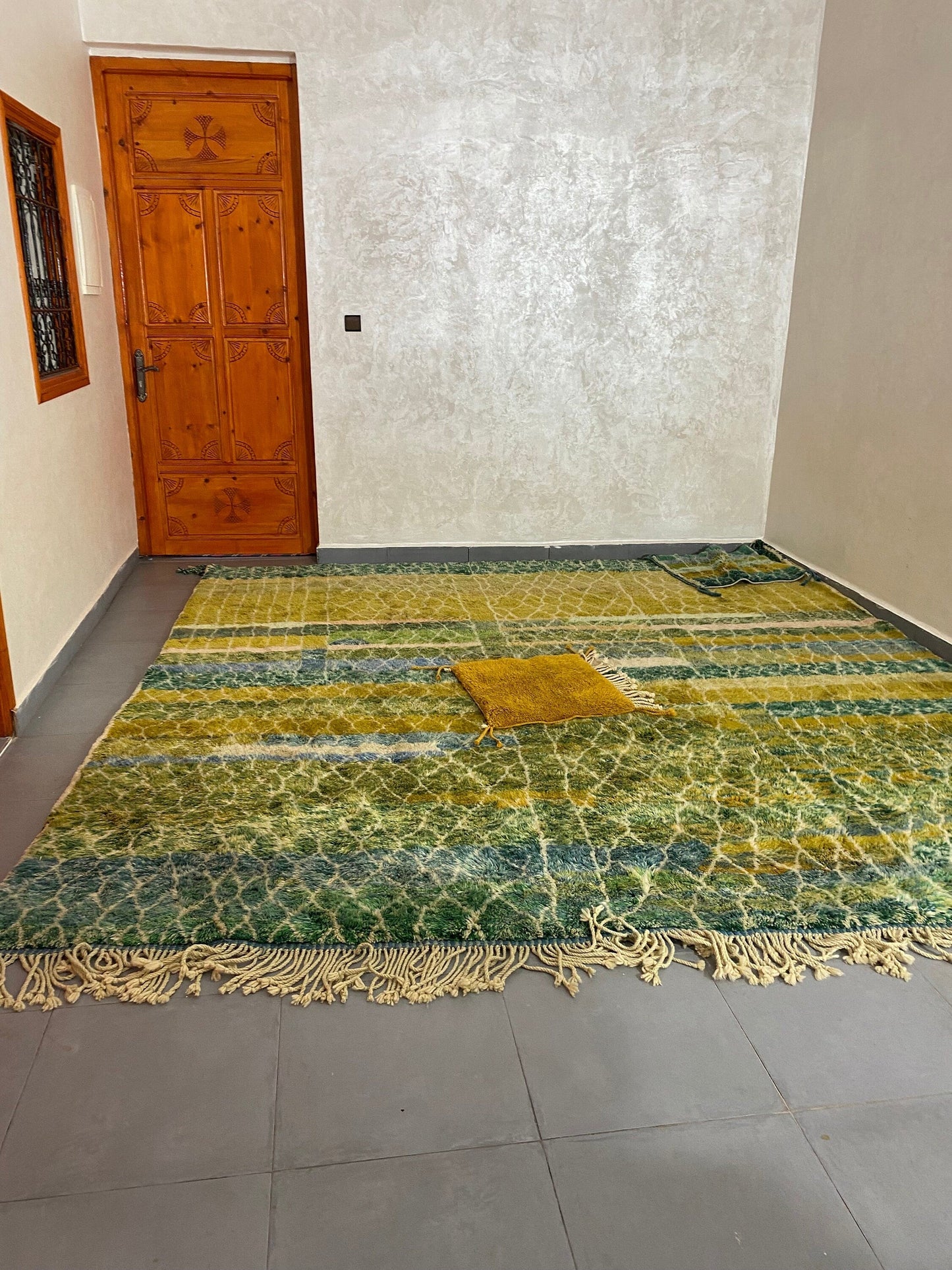 Moroccan rugs, Moroccan carpets, handmade rugs, authentic rugs, intricate patterns, vibrant colors cm160x99 cm