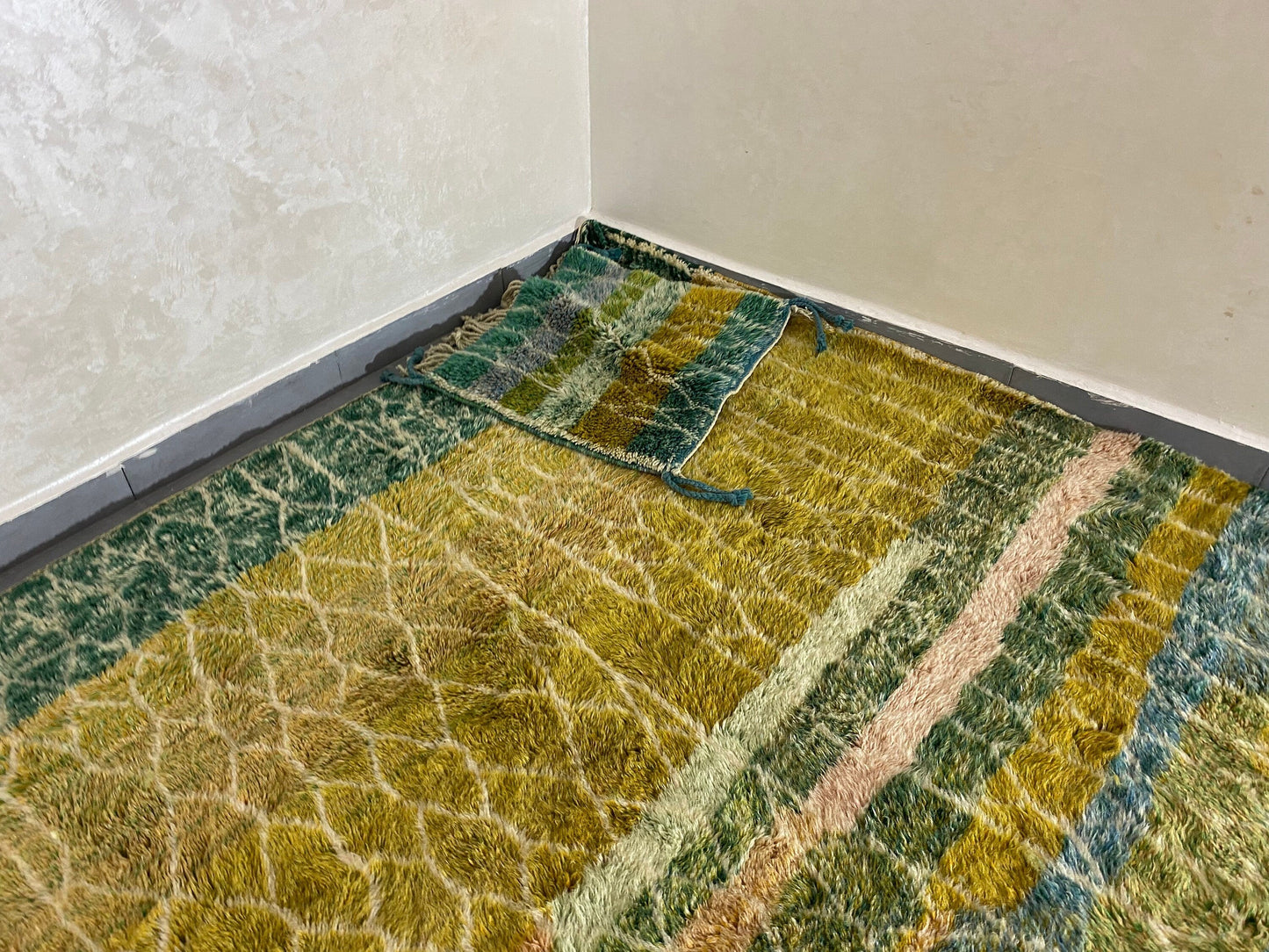 Moroccan rugs, Moroccan carpets, handmade rugs, authentic rugs, intricate patterns, vibrant colors cm160x99 cm