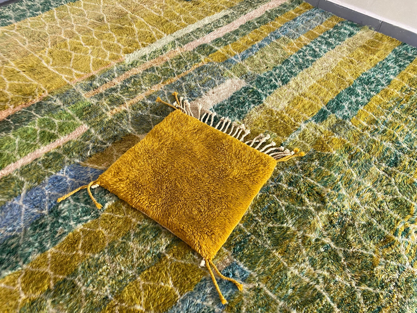 Moroccan rugs, Moroccan carpets, handmade rugs, authentic rugs, intricate patterns, vibrant colors cm160x99 cm