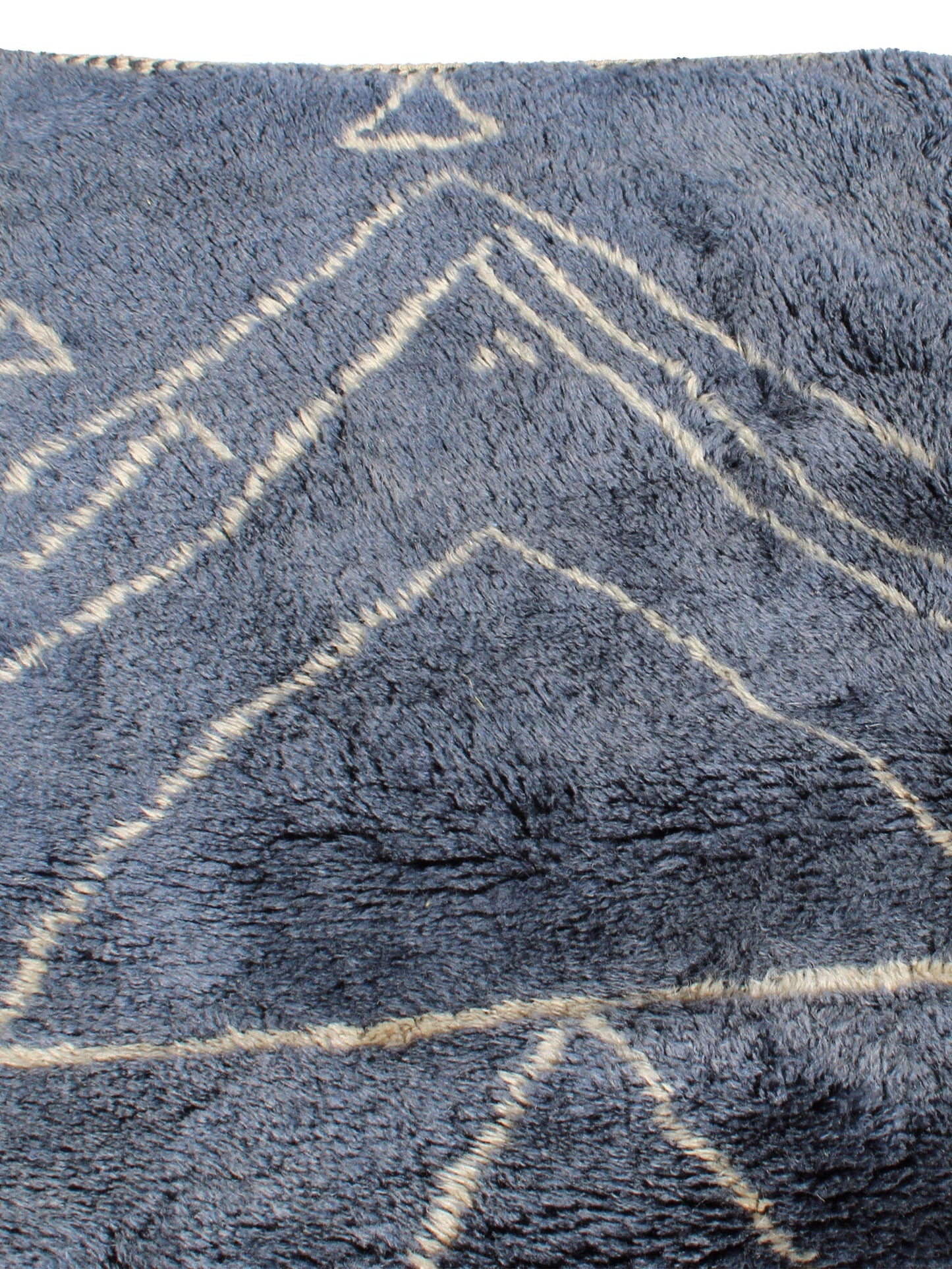 Rug Reverie: Discover the Magic of Moroccan Beni Ourain Elegance"