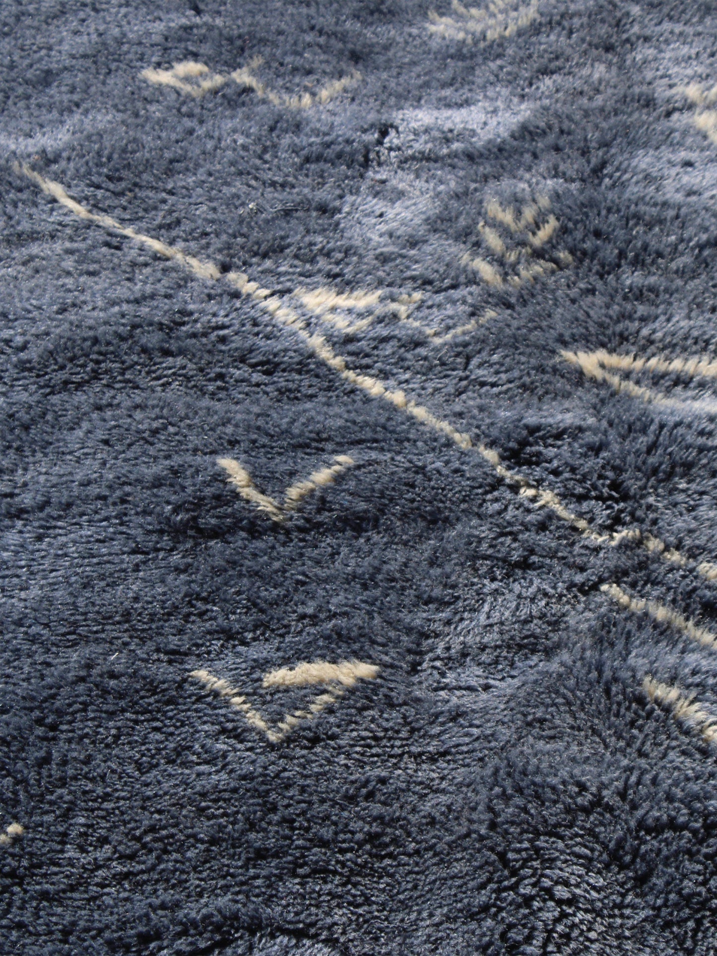 Rug Reverie: Discover the Magic of Moroccan Beni Ourain Elegance"