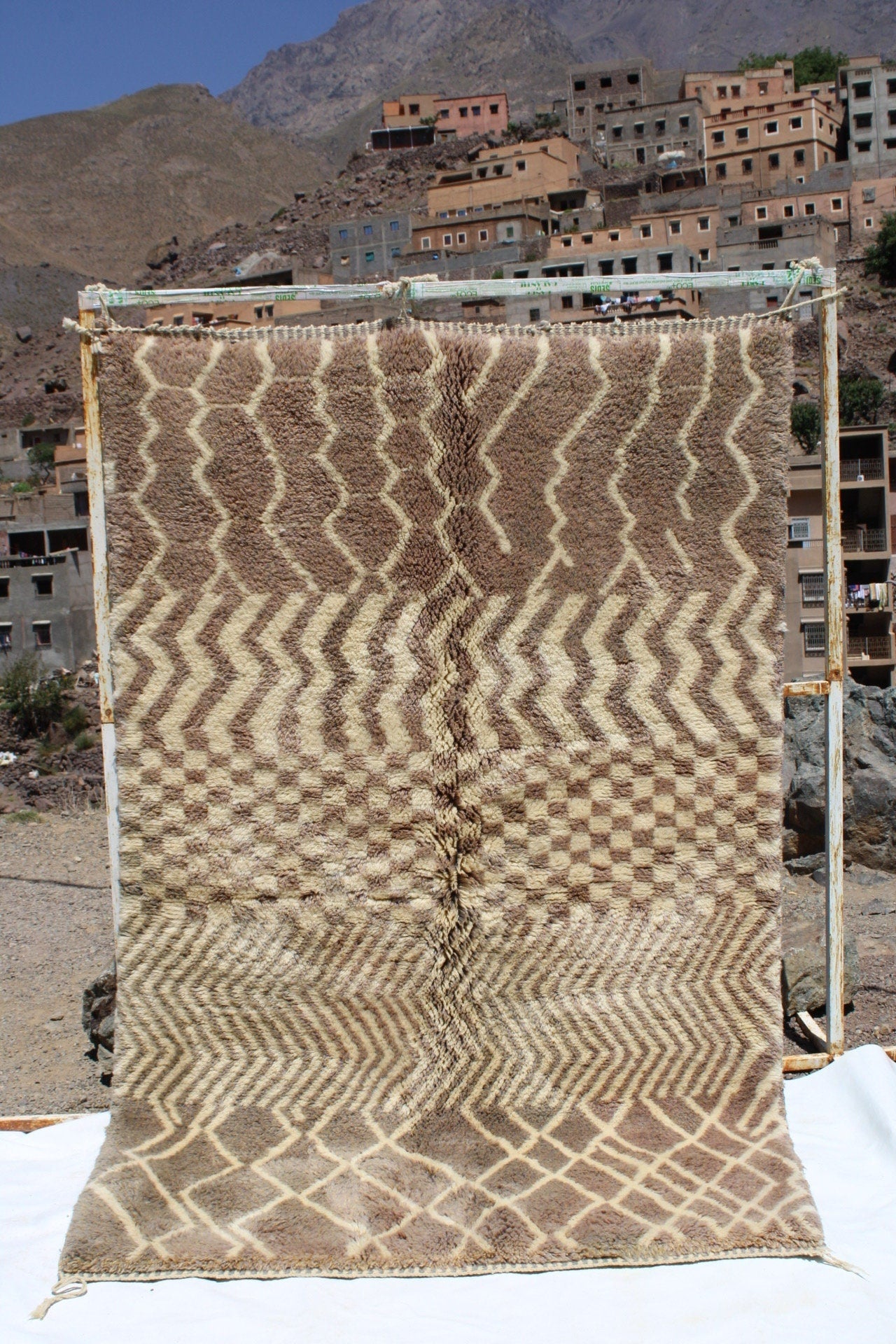 Beni Ourain Wool Rugs - Handcrafted Moroccan Treasures" size is 250x157 cm