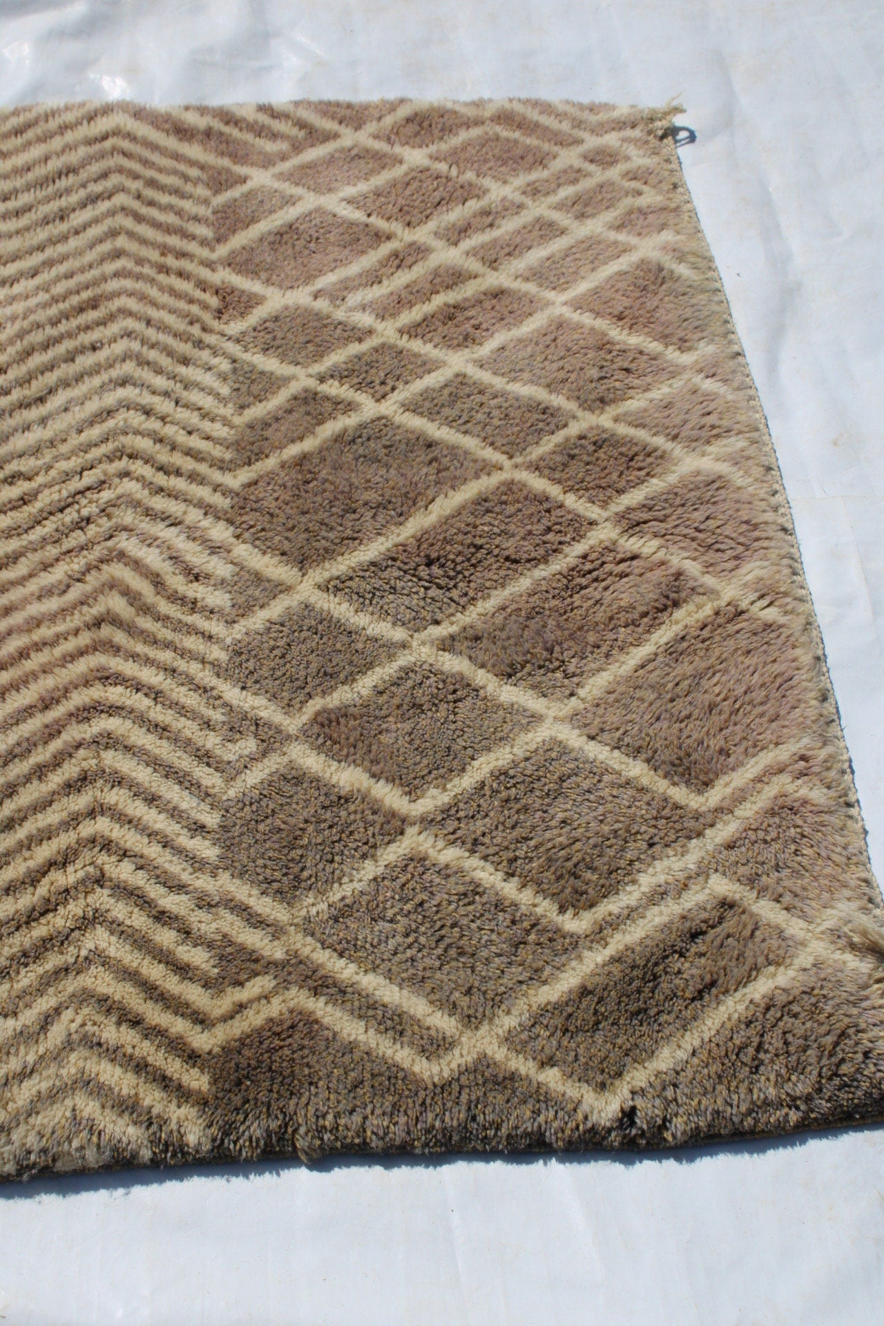 Beni Ourain Wool Rugs - Handcrafted Moroccan Treasures" size is 250x157 cm