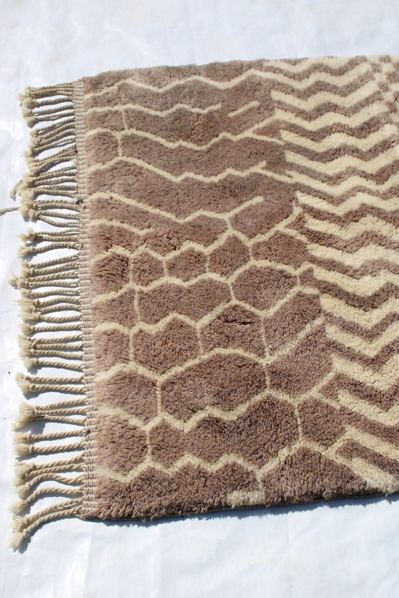 Beni Ourain Wool Rugs - Handcrafted Moroccan Treasures" size is 250x157 cm
