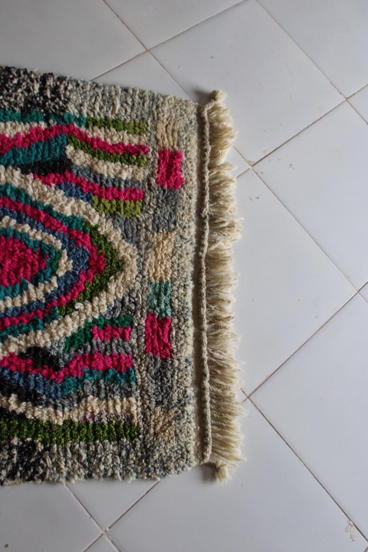 Colorful Moroccan Rug - Boujad Rug add a touch of bohemian elegance to your space with this stunning, handmade Boujad rug. Measuring 110x60