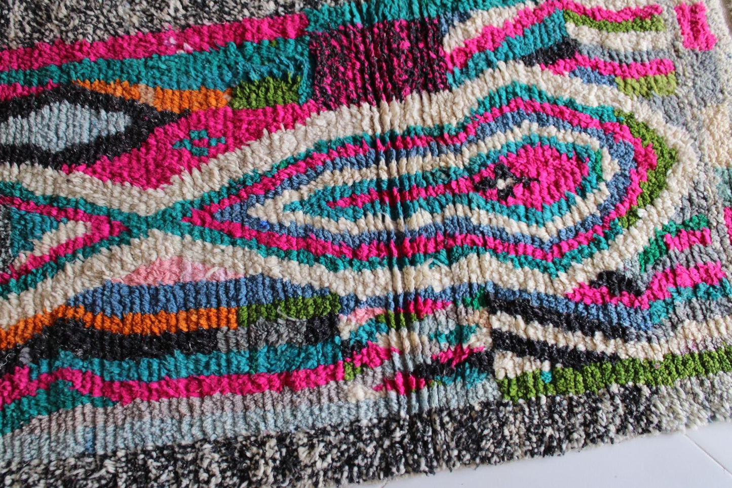 Colorful Moroccan Rug - Boujad Rug add a touch of bohemian elegance to your space with this stunning, handmade Boujad rug. Measuring 110x60