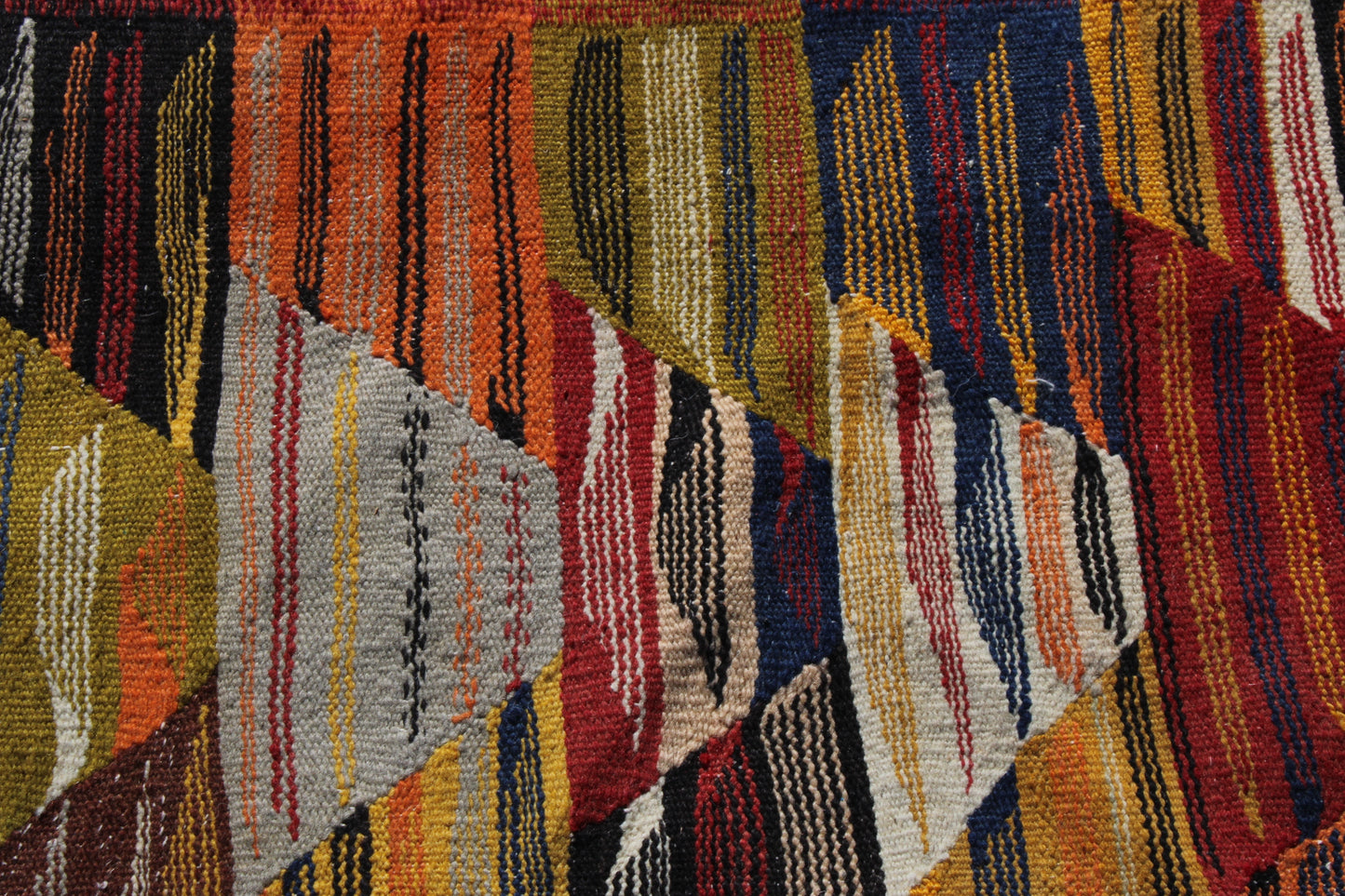 Picasso Berber kilim, Alfombra marroquí tejida a mano, Alfombra bereber abstracta, (110x68 Cm)