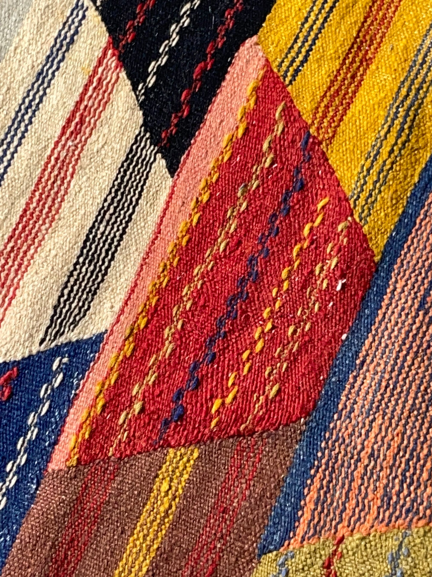 Handwoven Berber Kilim Rug – Picasso Inspired Design | 120x100 cm