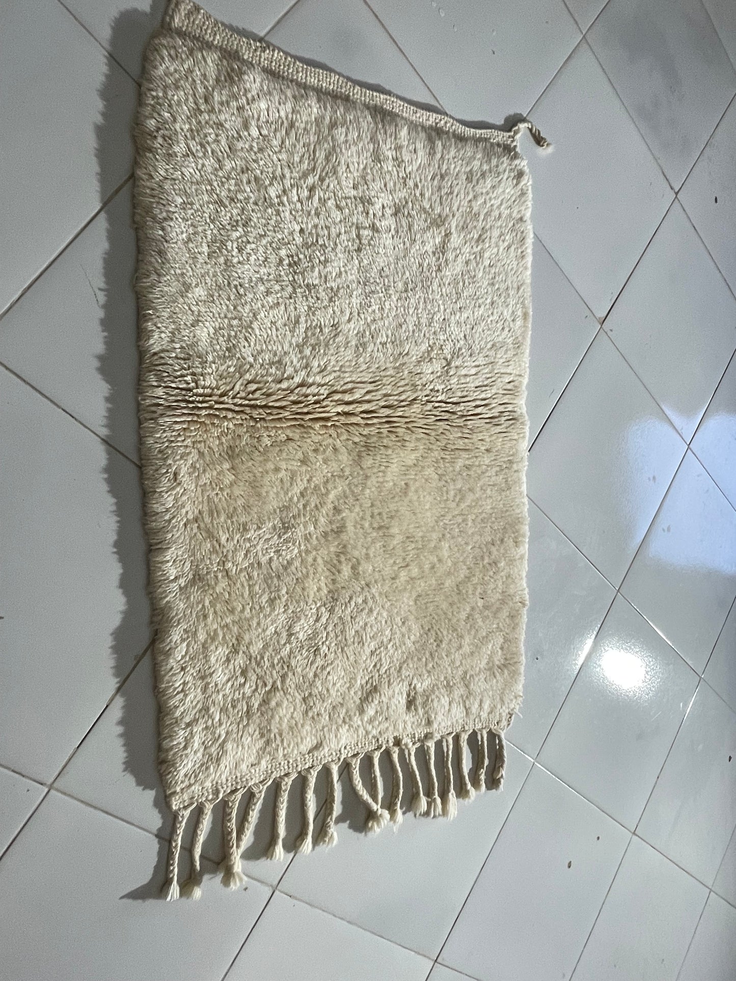 Authentic Beni Imlil Moroccan Rug – Thick Wool Ivory Carpet – Handmade in Atlas Mountains size 120x70 cm