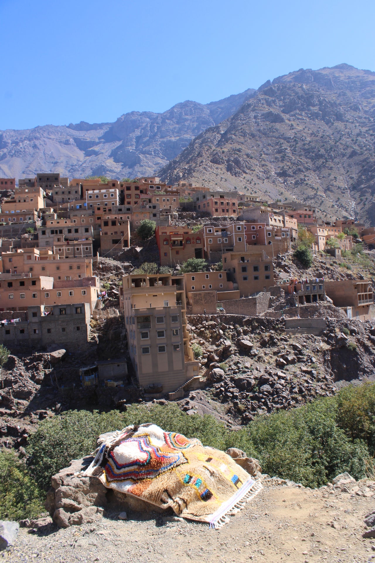 Handmade Azilal Berber Rug – Moroccan Wool Carpet 150x100 cm