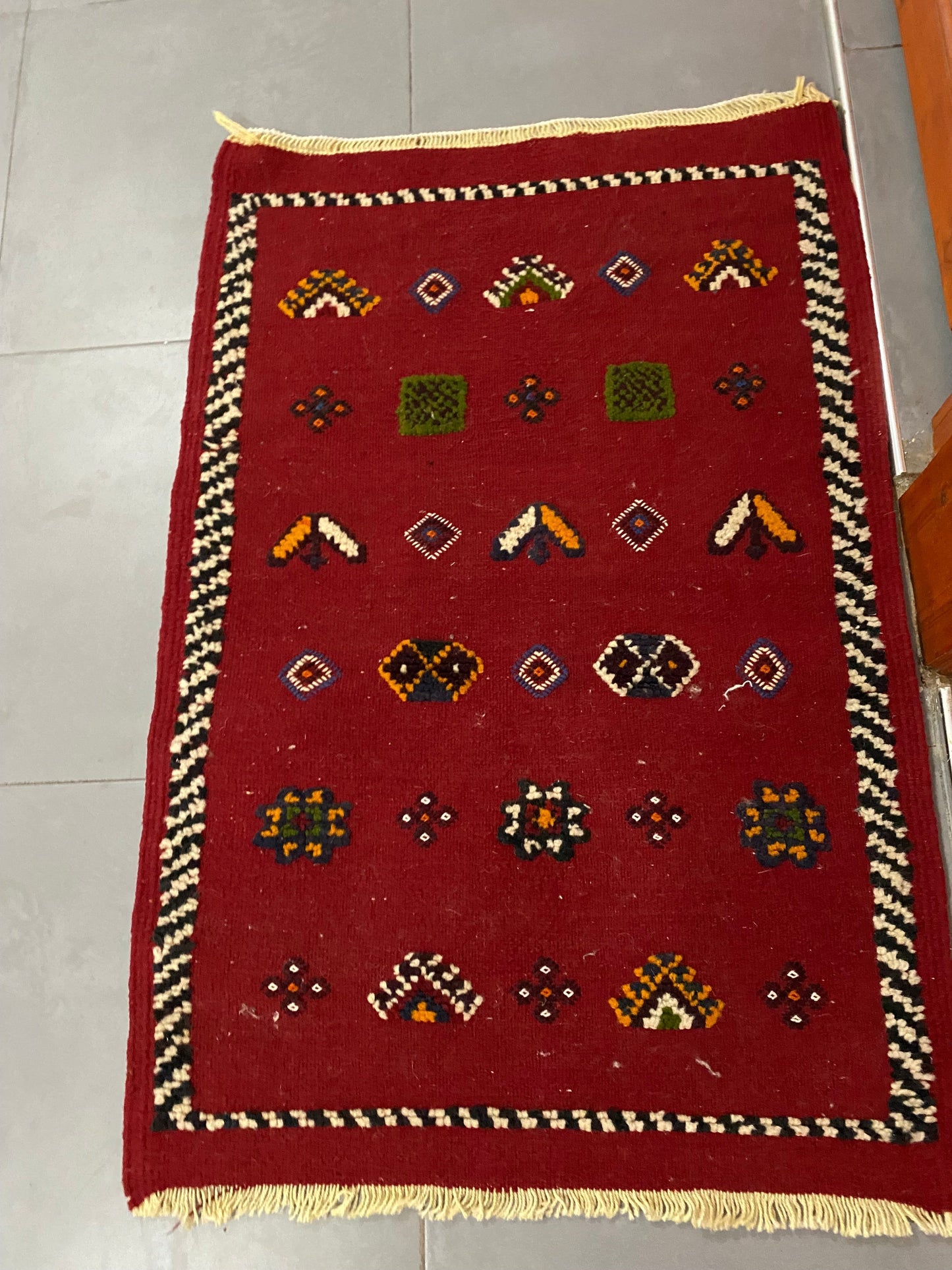 Moroccan  Kilim  handmade 100%wool berber  rugs  size is