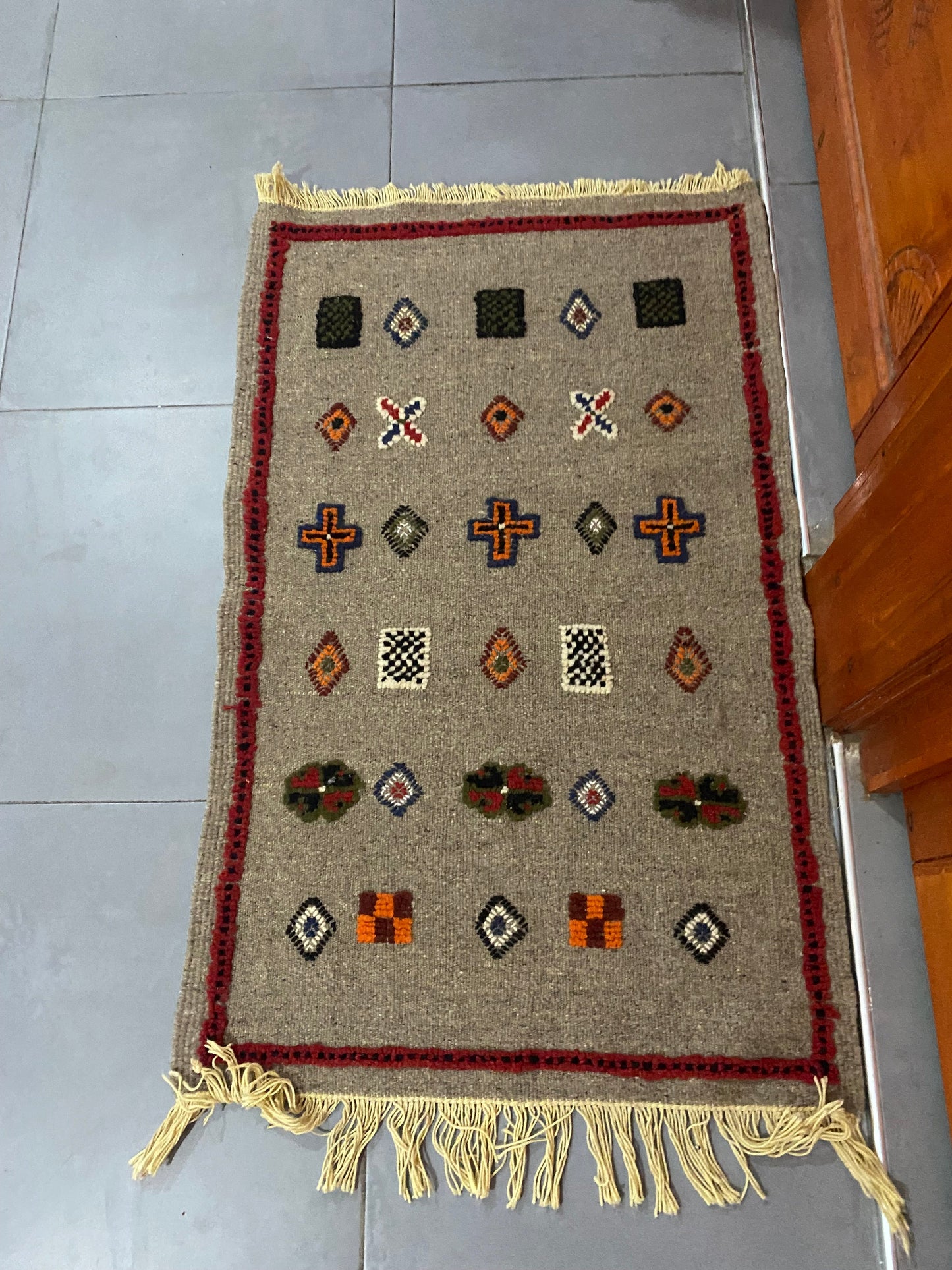 Moroccan  Kilim  handmade 100%wool berber  rugs  size is