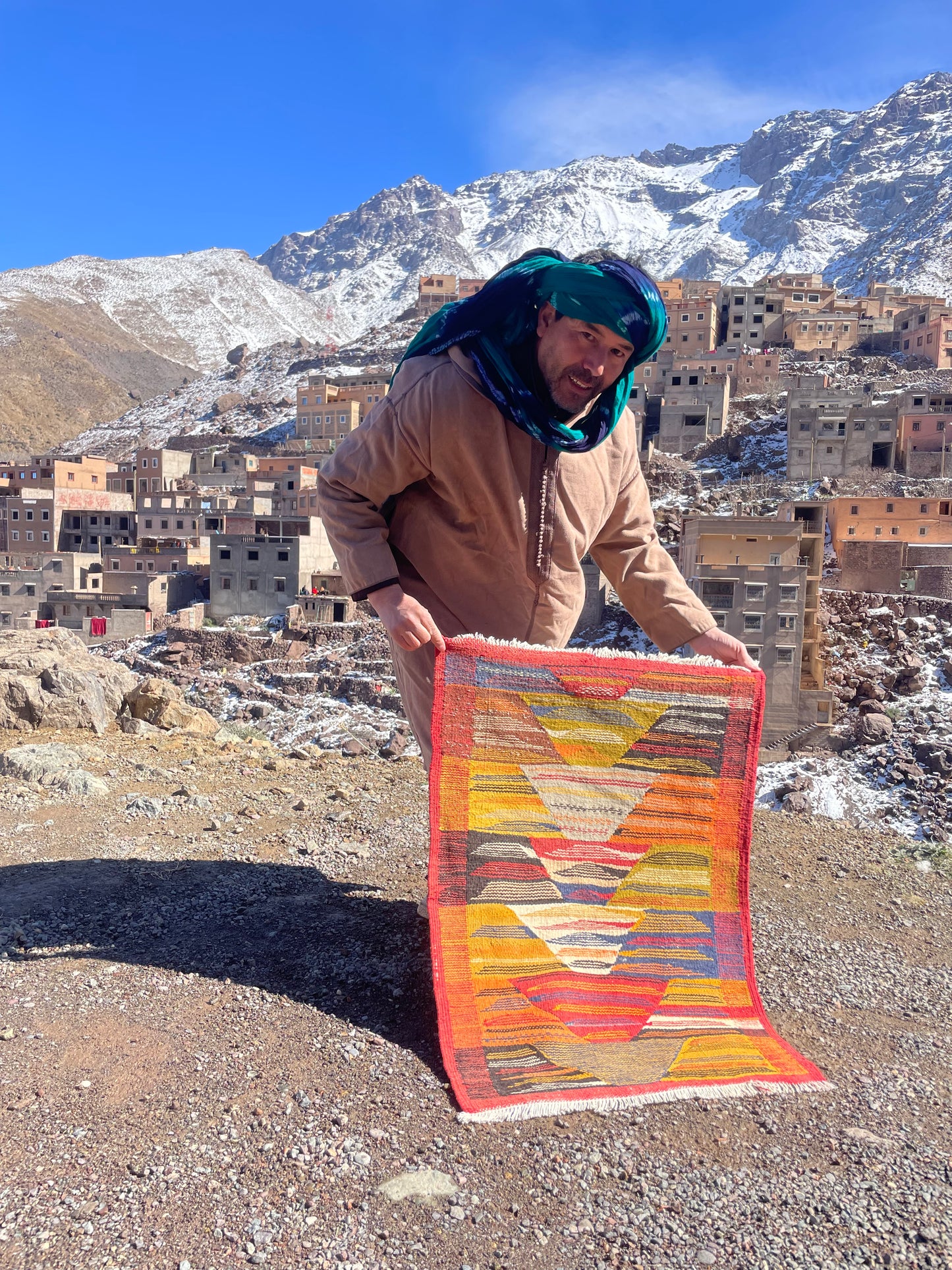 Picasso Berber kilim, Alfombra marroquí tejida a mano, Alfombra bereber abstracta, (110x68 Cm)