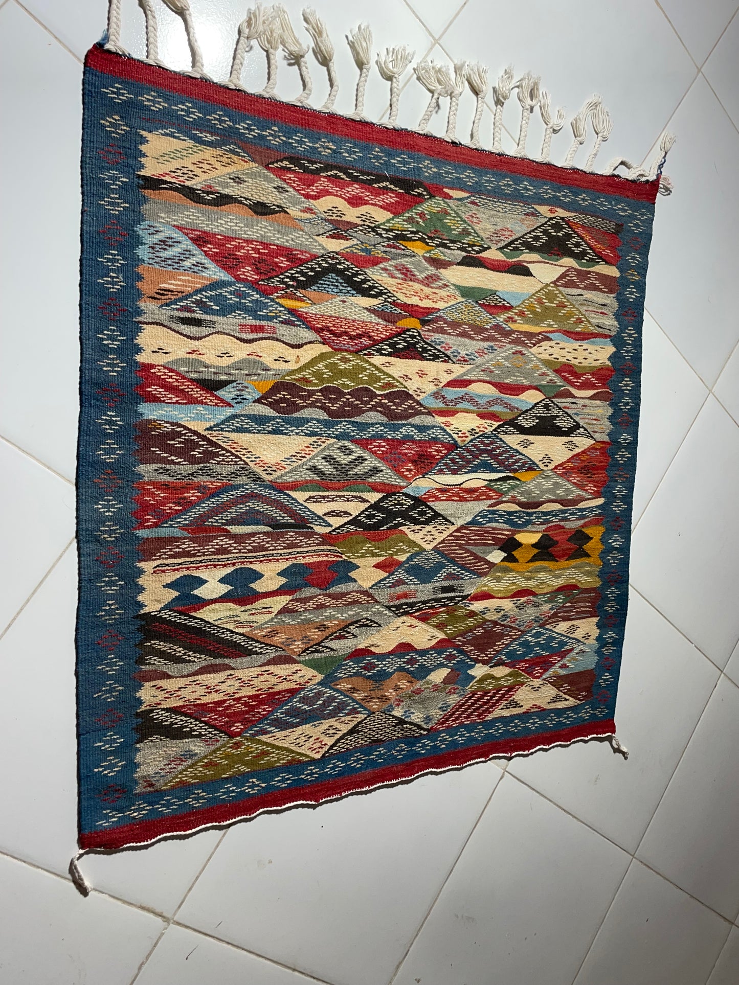 Modern Picasso Rug – 100x100 cm, High-Quality Wool, Artistic Abstract Pattern with Braided Fringes